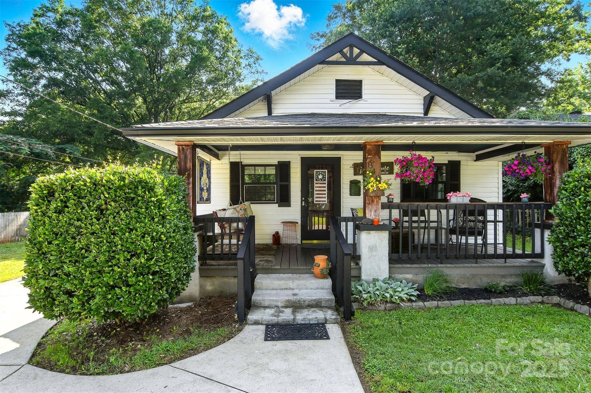 Hickory, NC 28601,840 10th Street BLVD NW