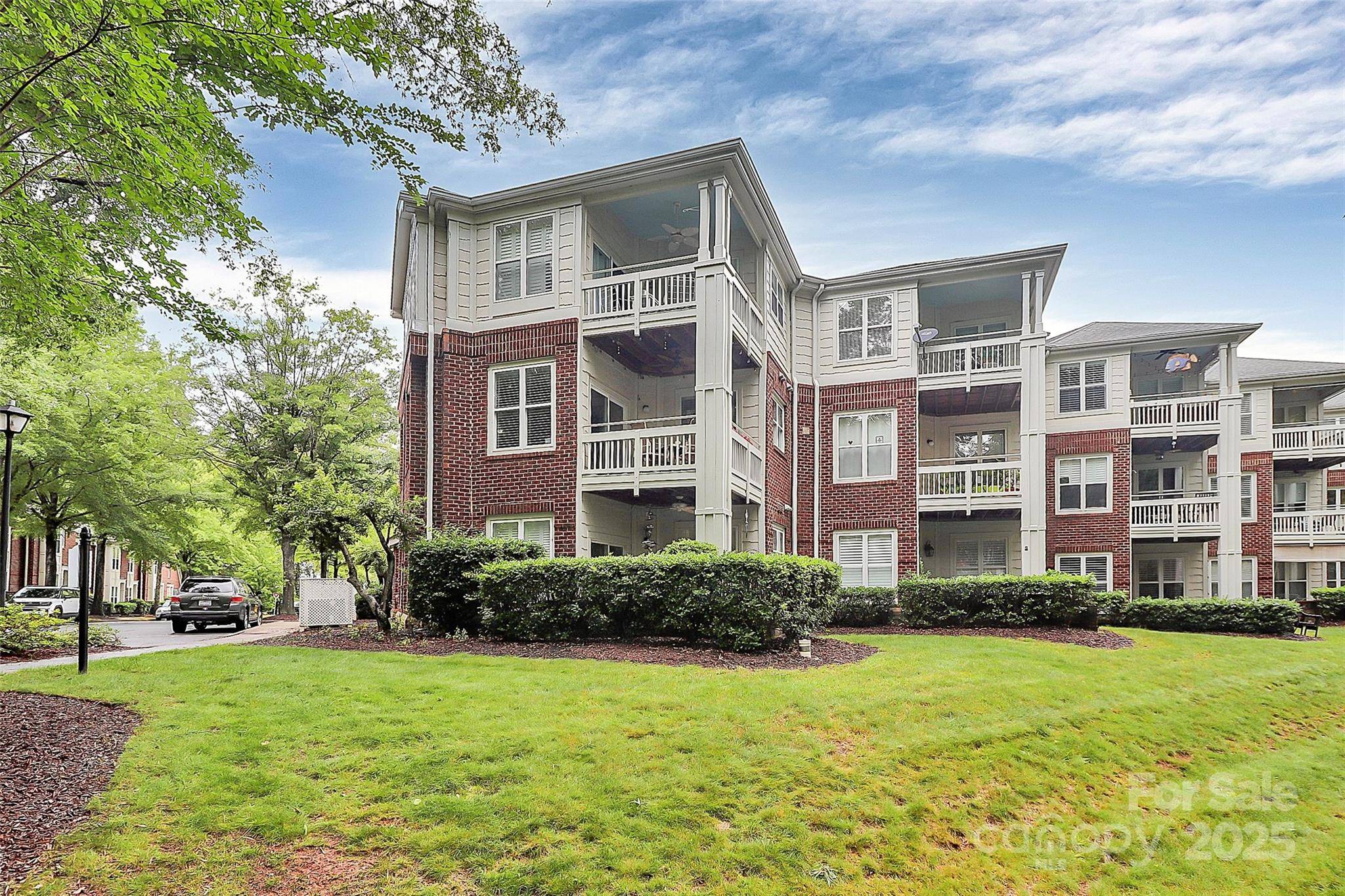 Davidson, NC 28036,921 Northeast DR