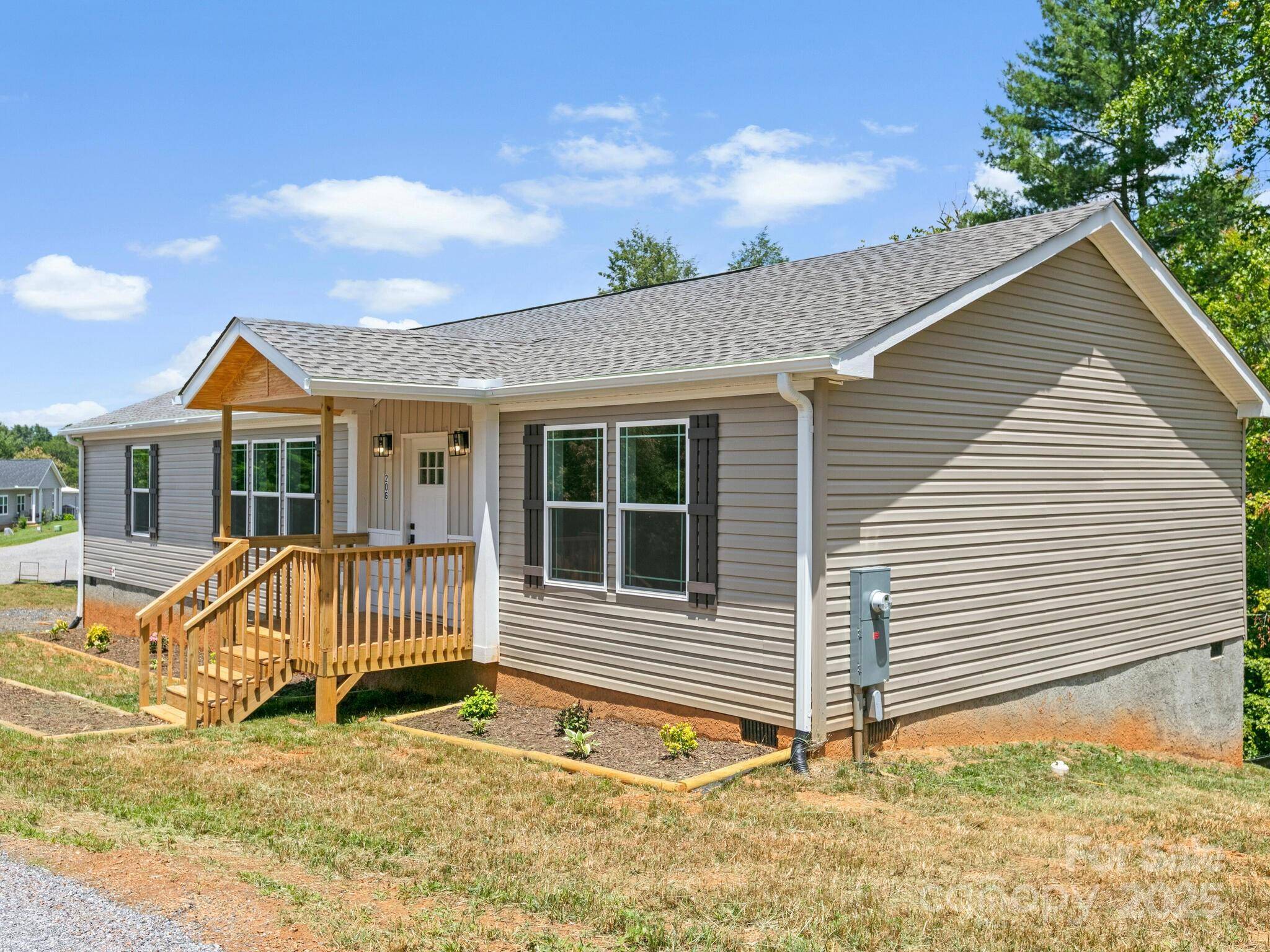 Weaverville, NC 28787,206 Walnut Branch RD