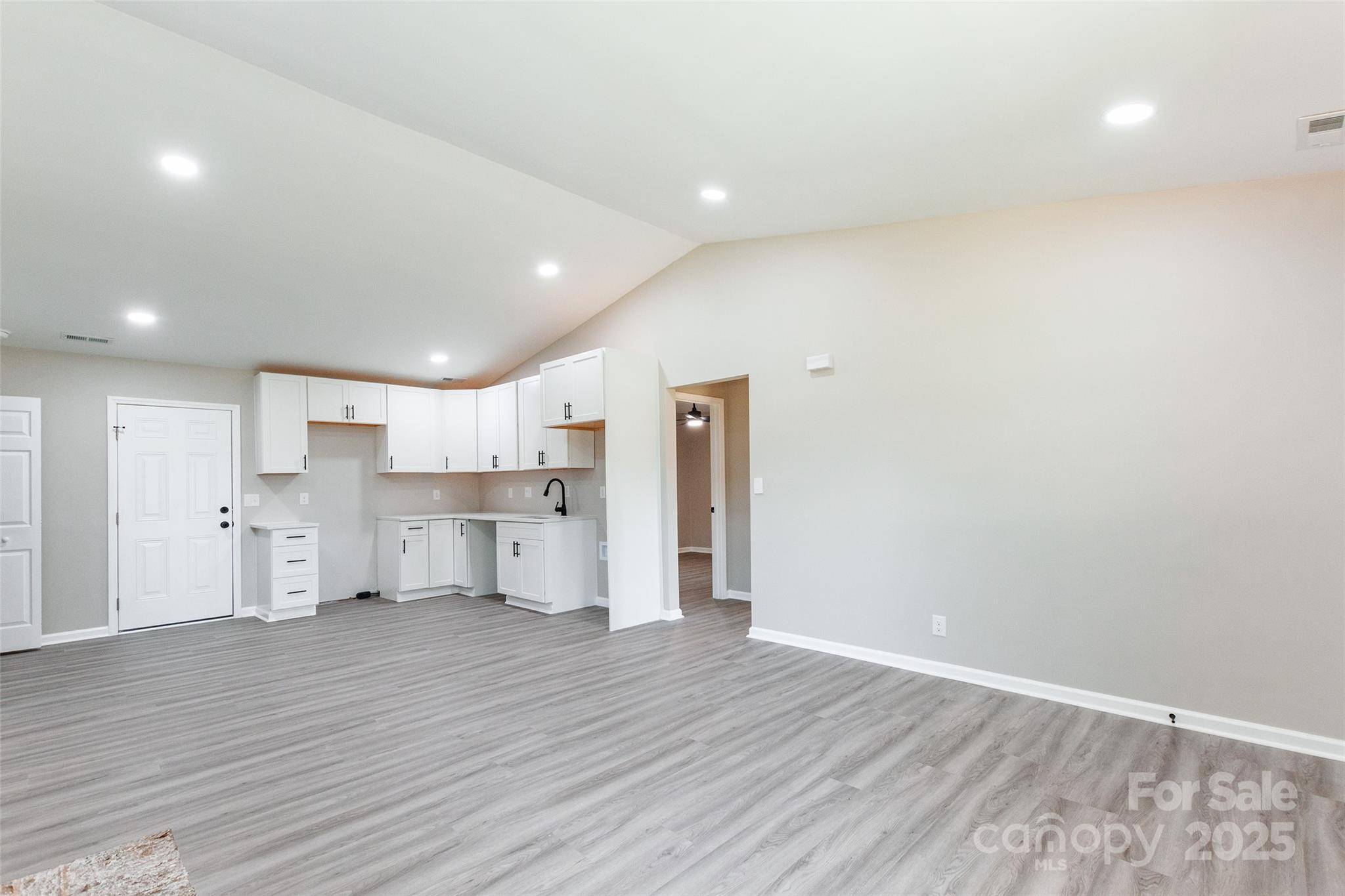 Troutman, NC 28166,142 Single Oak DR