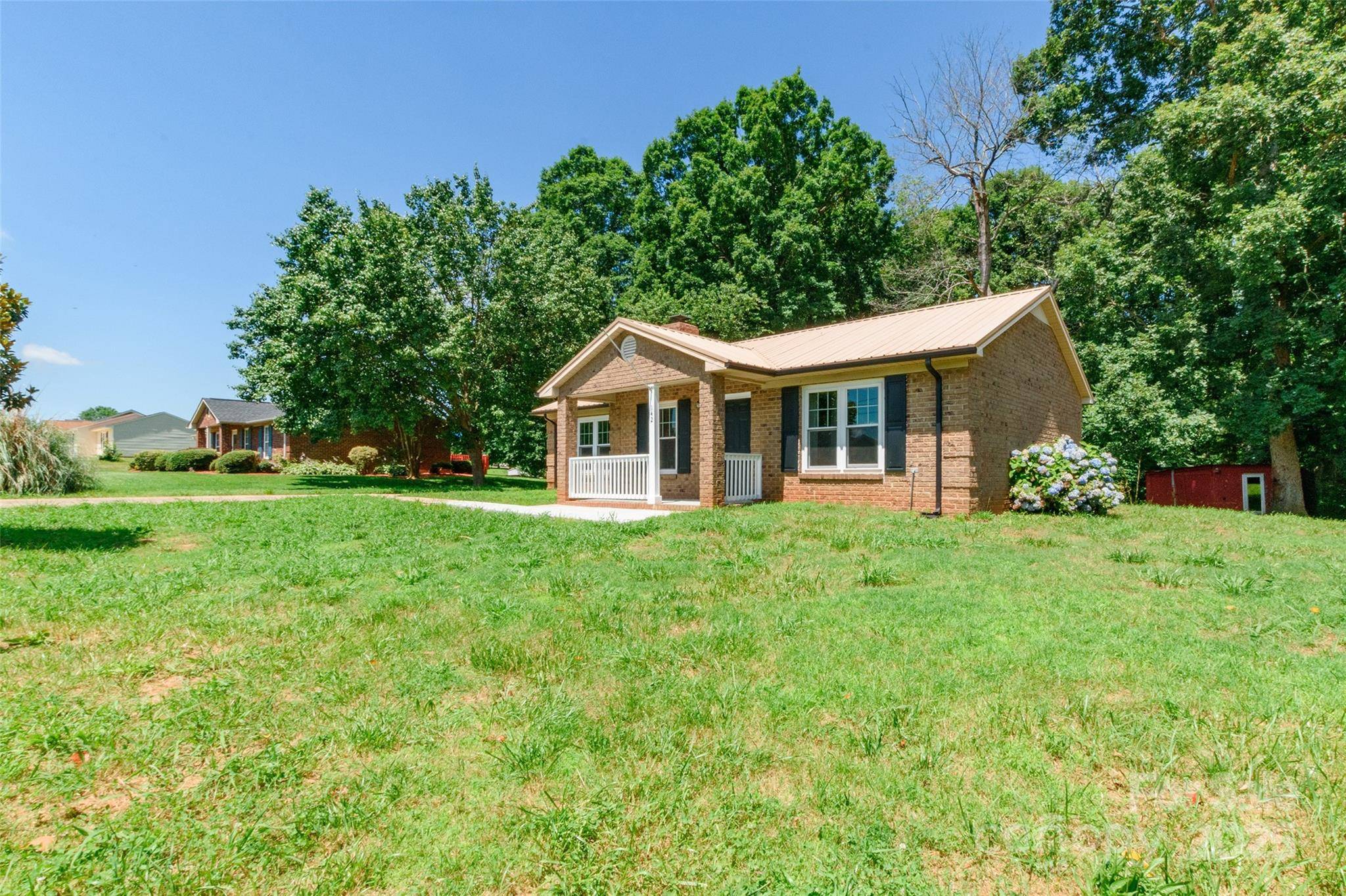 Troutman, NC 28166,142 Single Oak DR