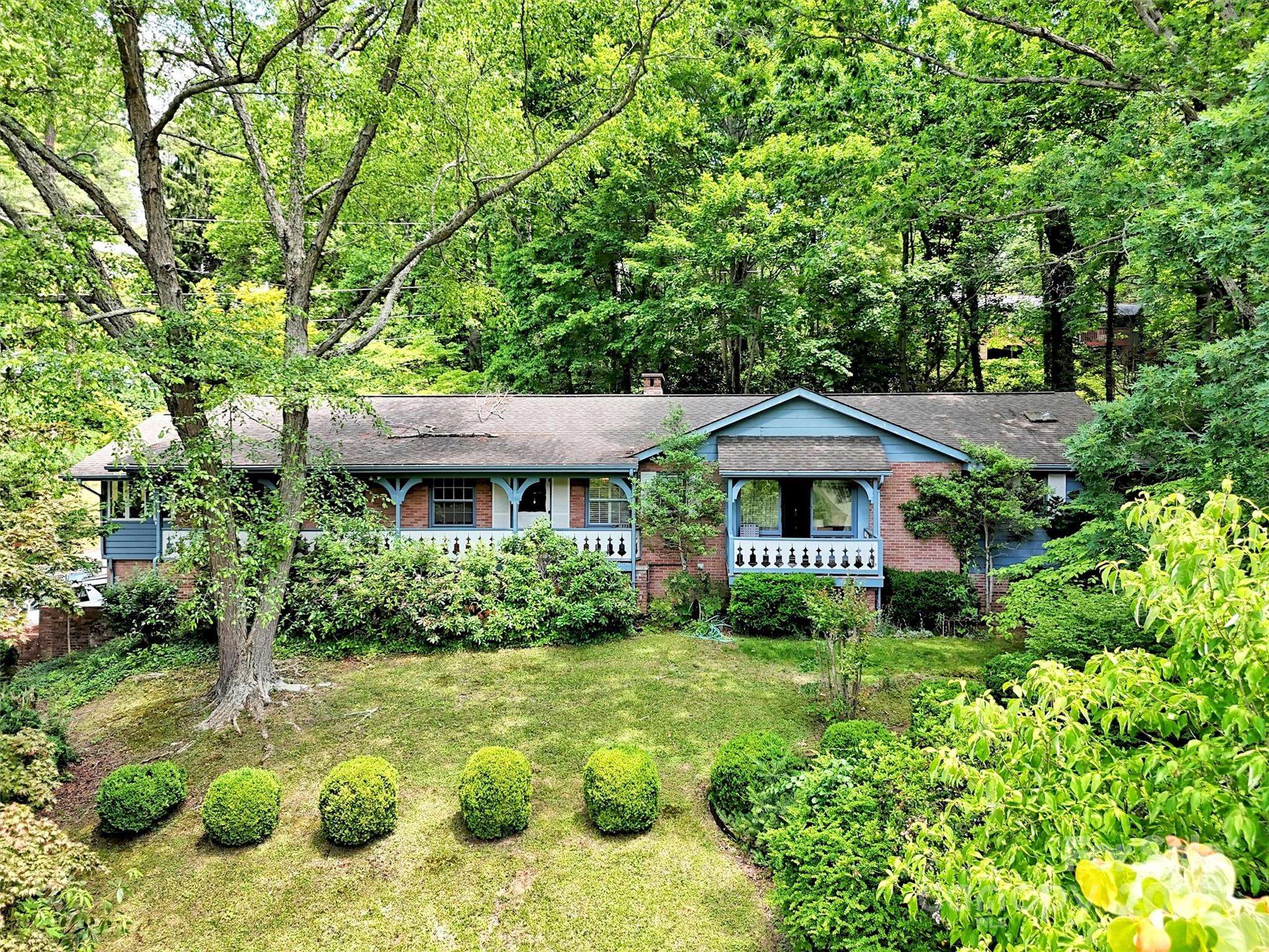 Waynesville, NC 28786,34 Brunswick RD