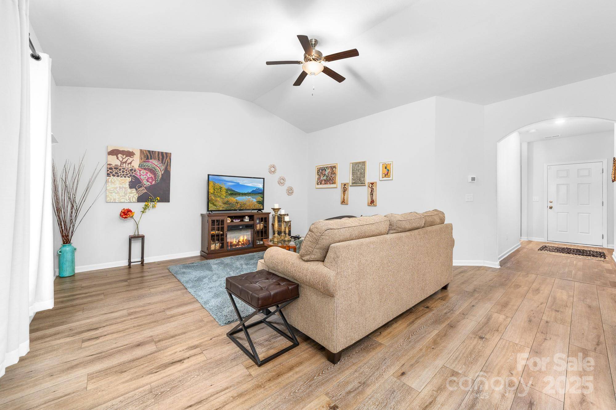 Charlotte, NC 28215,8416 Highgate DR