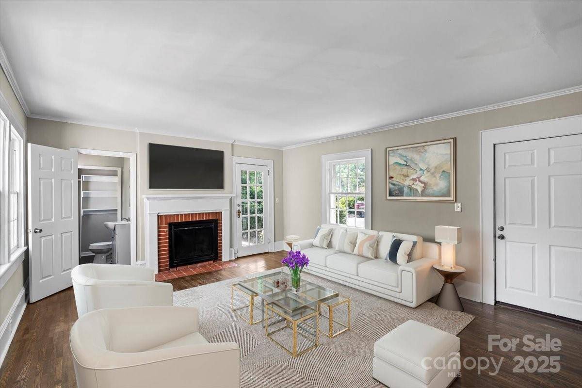 Gastonia, NC 28052,904 Edgewood CIR
