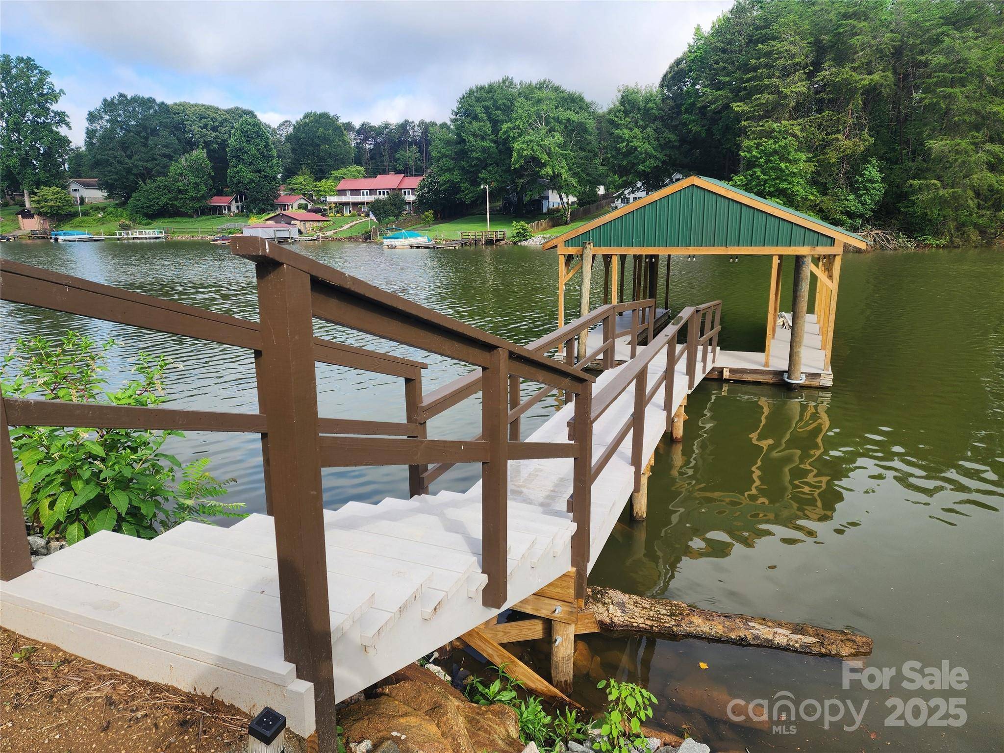 Sherrills Ford, NC 28673,6902 Shade Tree LN