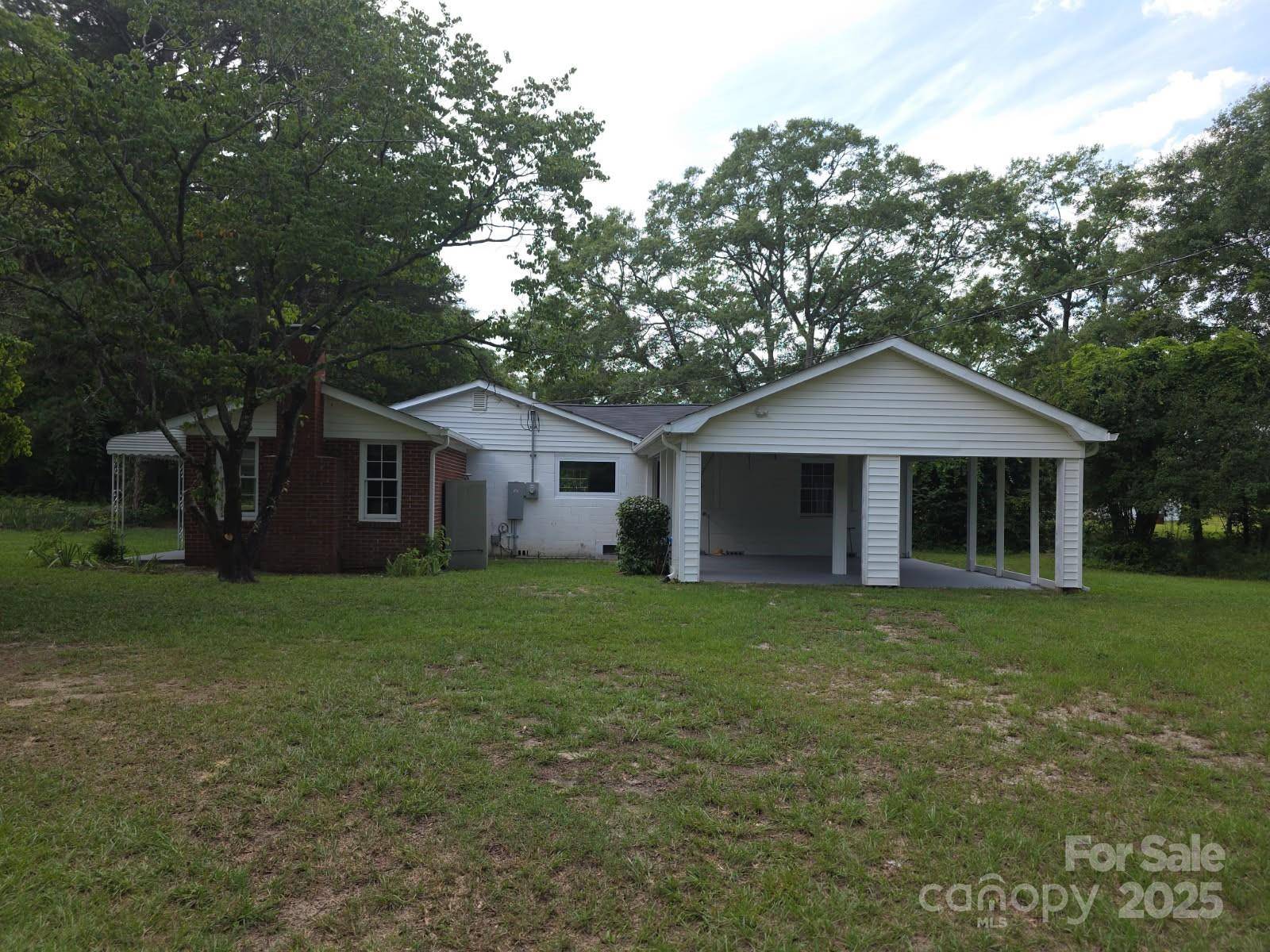 Kershaw, SC 29067,6820 Butterfly LN
