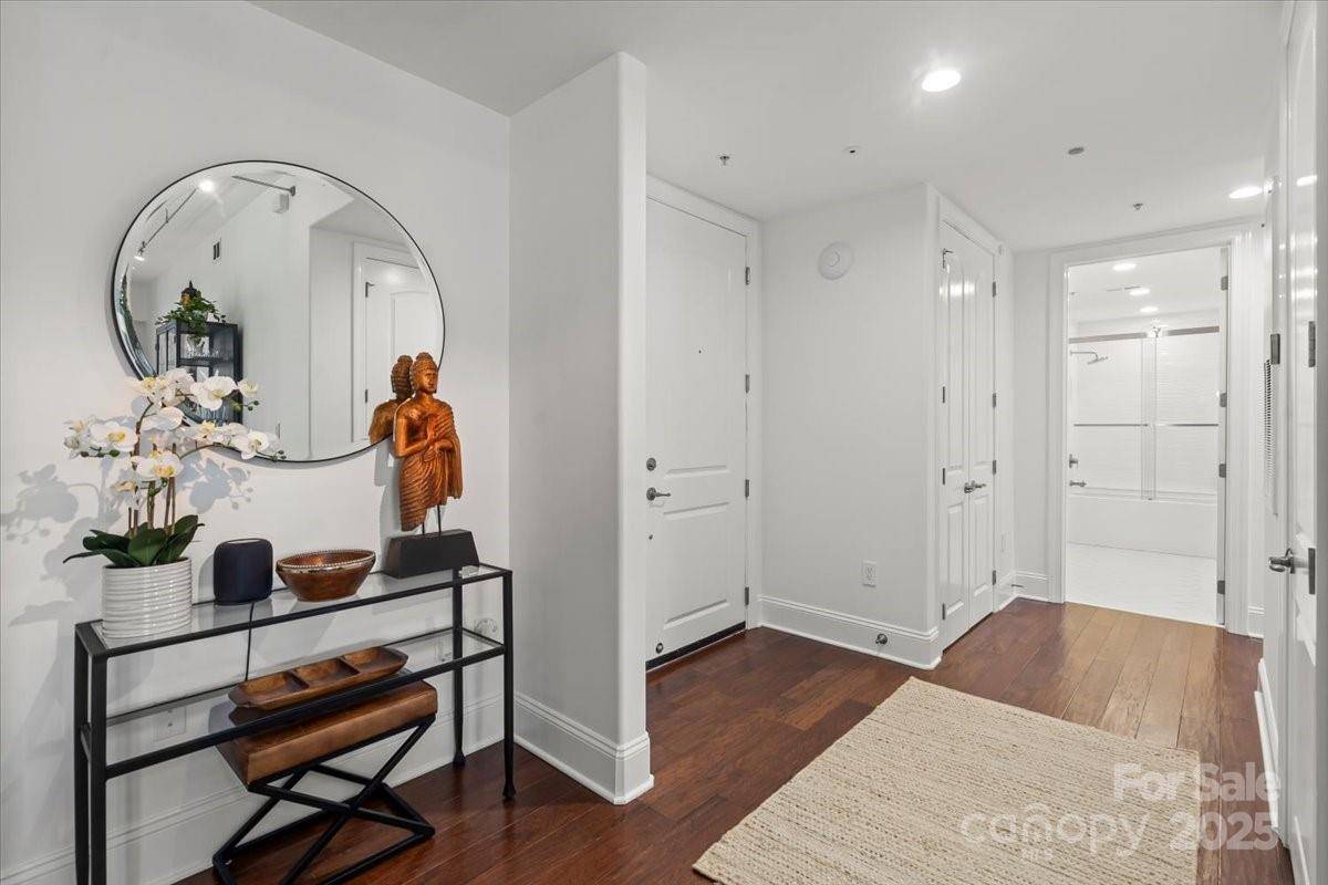 Charlotte, NC 28210,4625 Piedmont Row DR #712