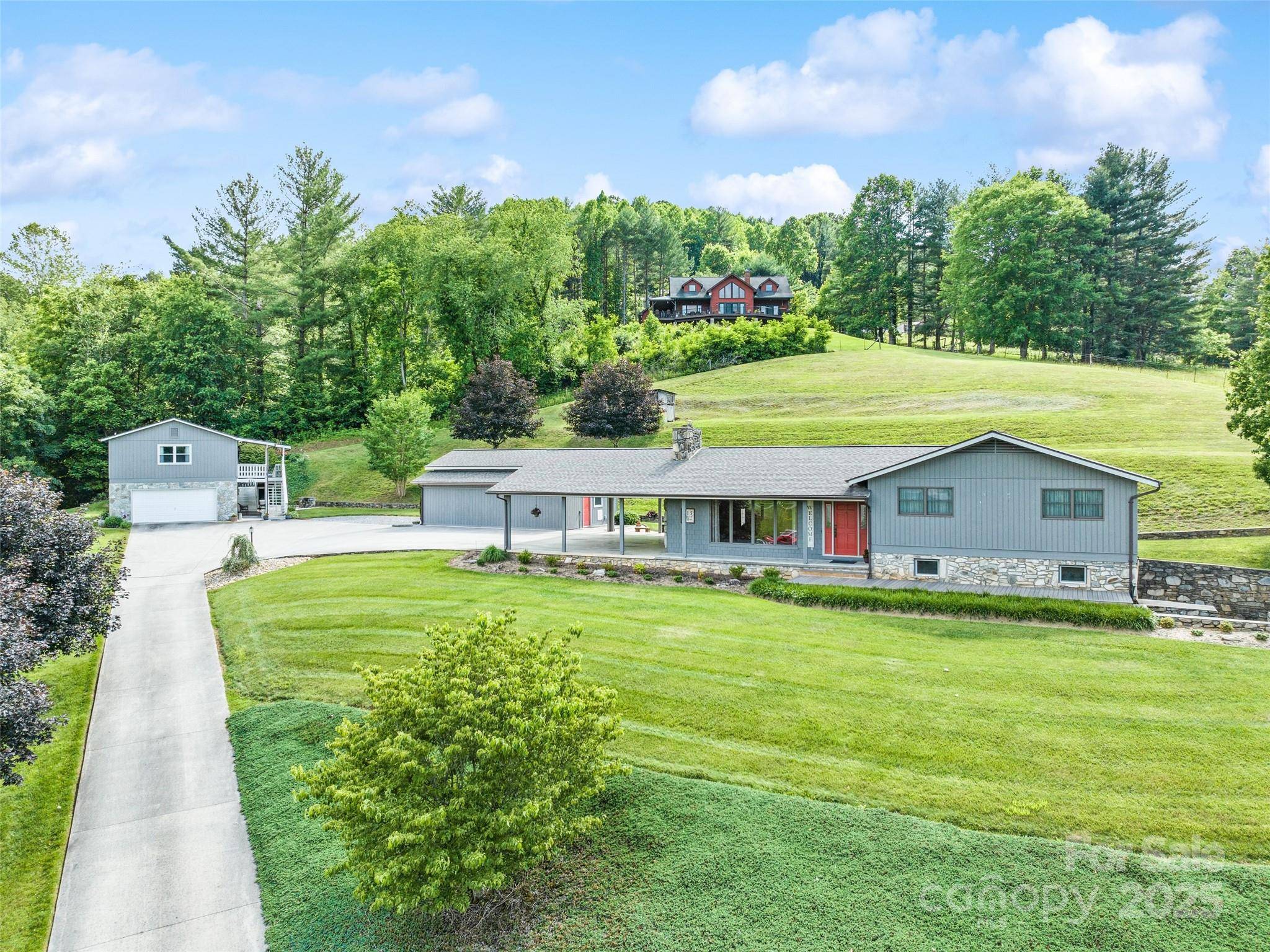 Waynesville, NC 28785,415 Crawford RD