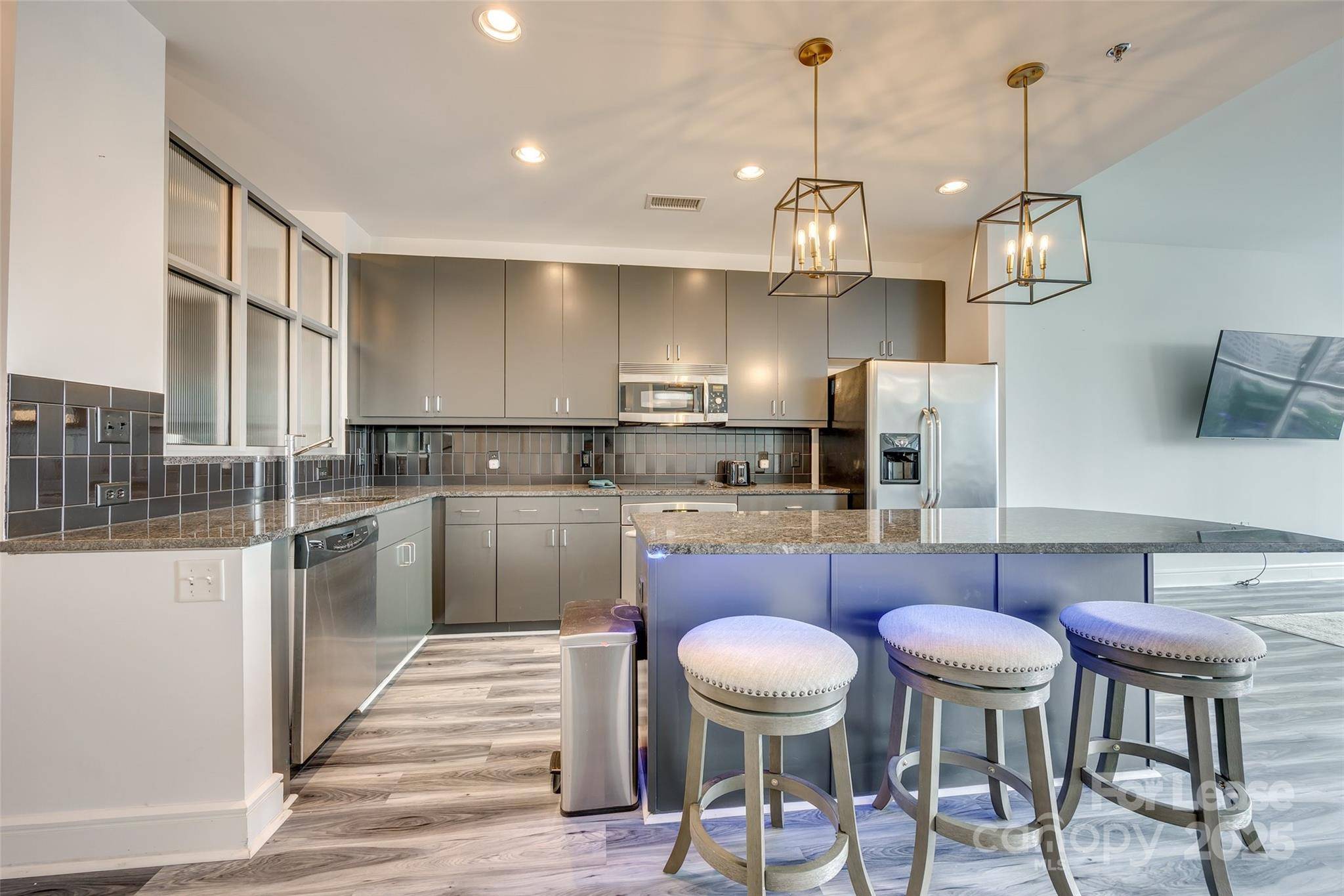 Charlotte, NC 28202,333 W Trade ST #1802