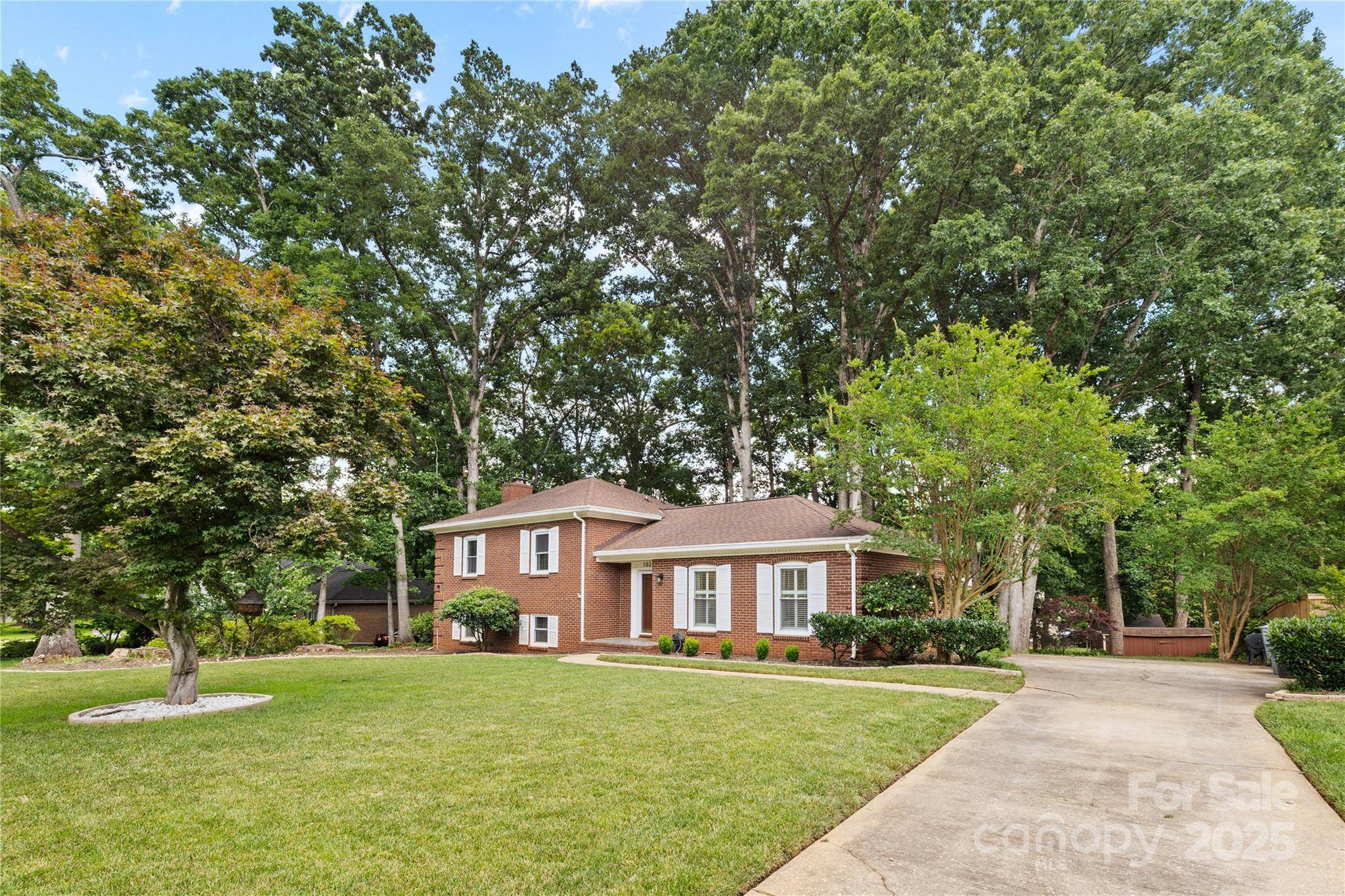 Charlotte, NC 28211,1024 Regency DR
