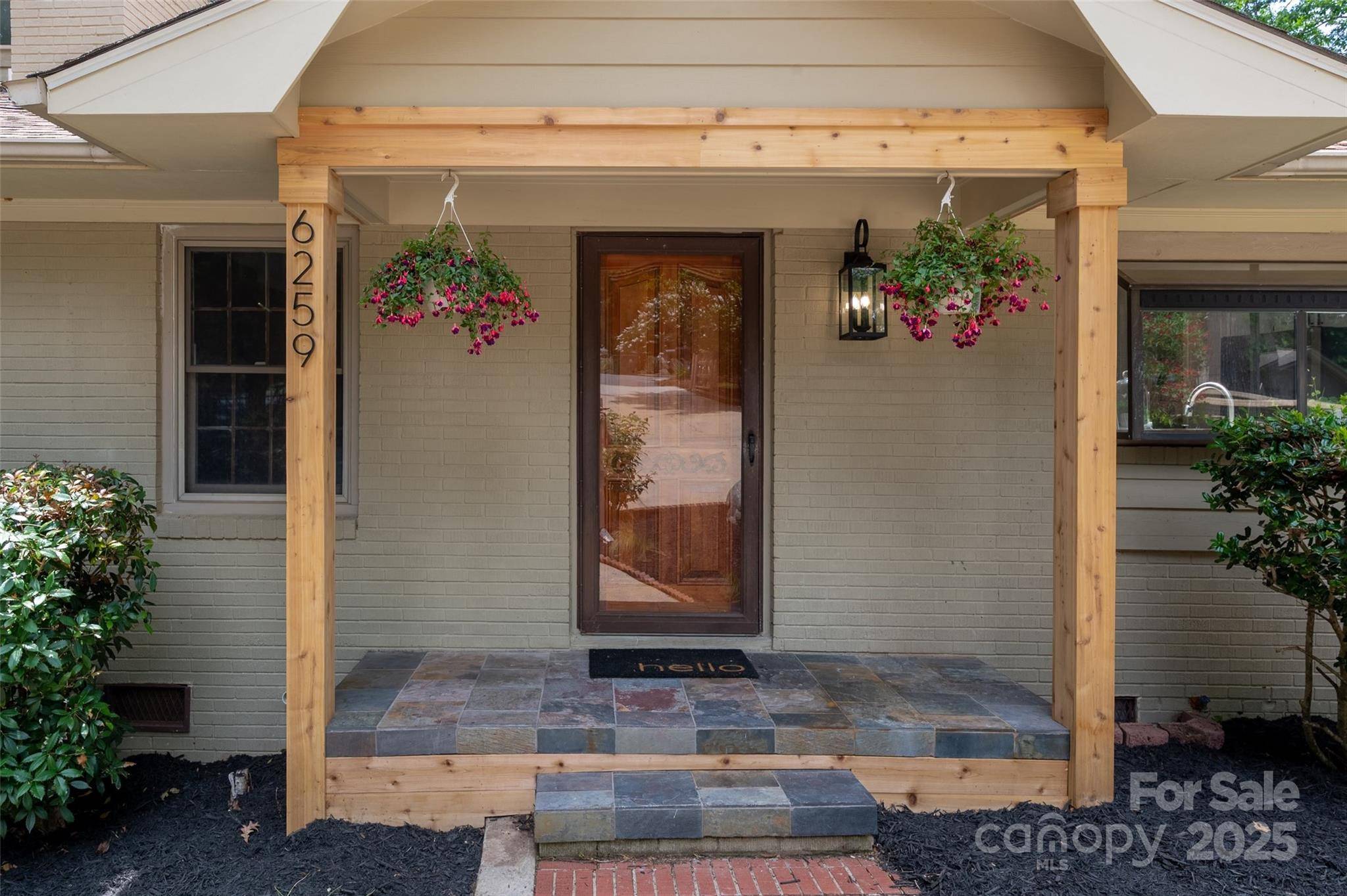 Charlotte, NC 28278,6259 River Cabin LN