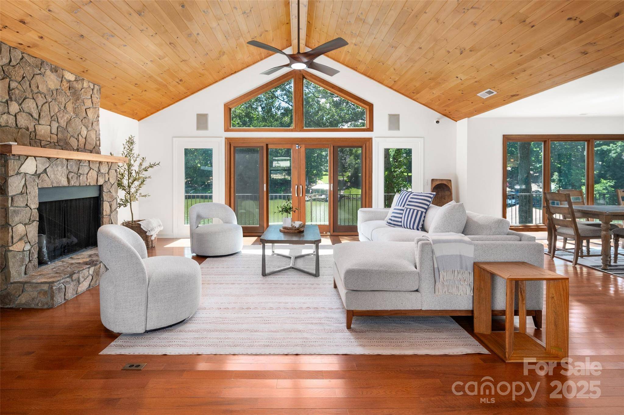 Charlotte, NC 28278,6259 River Cabin LN