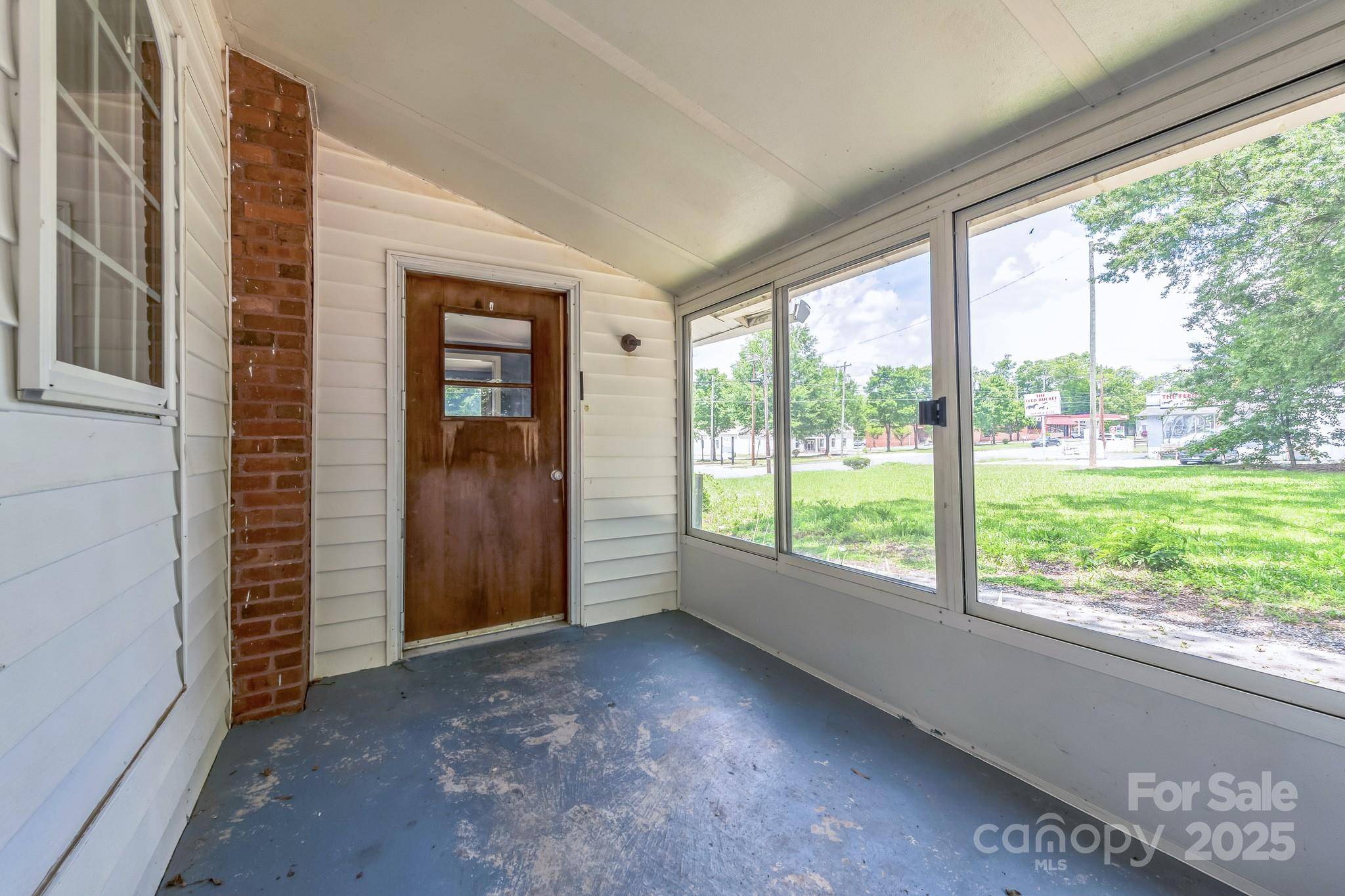 Mooresville, NC 28115,537 N Main ST