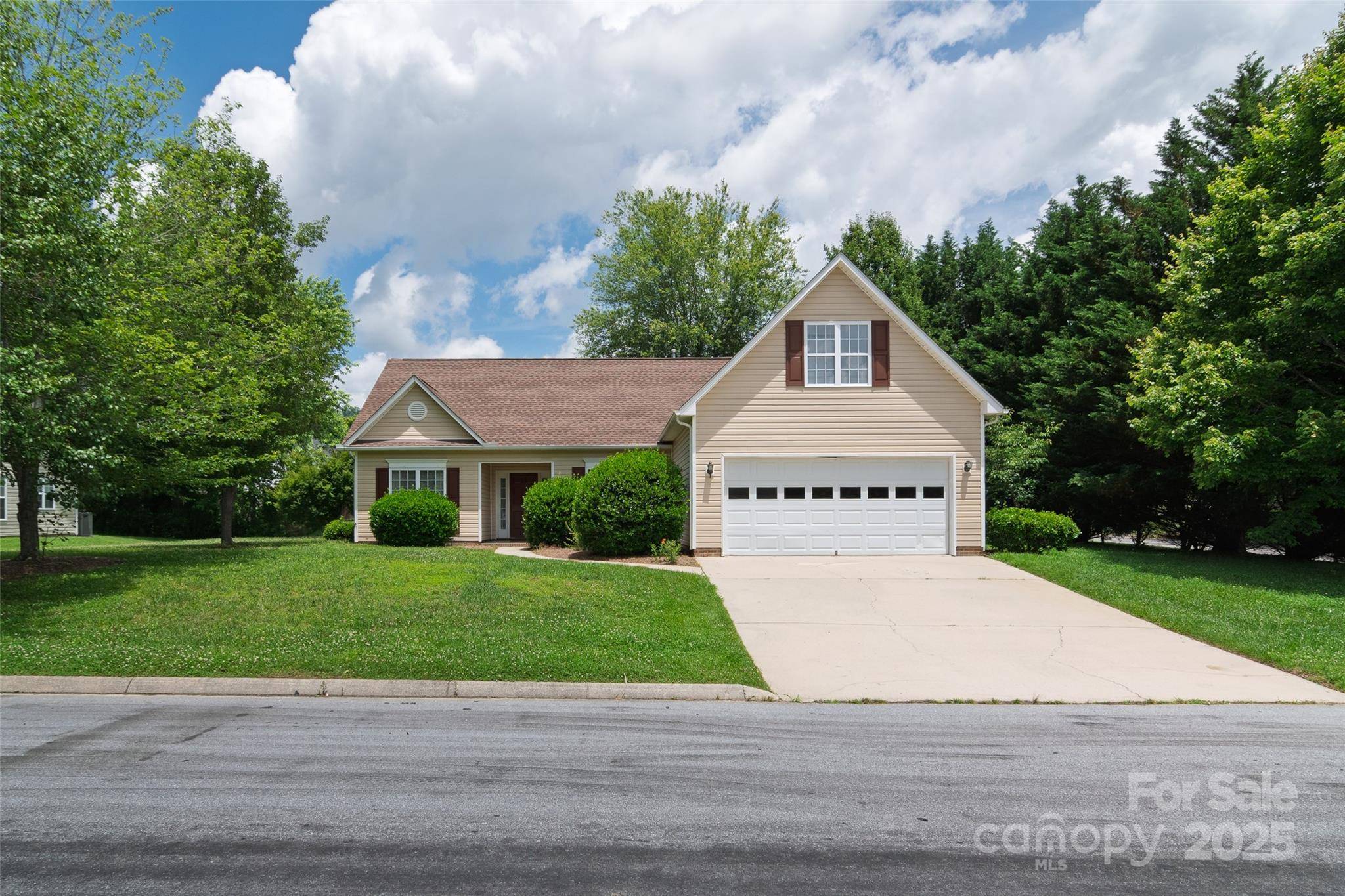 Fletcher, NC 28732,395 Running Briar RD