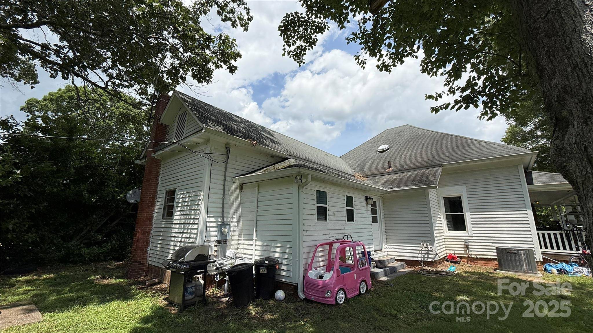 Lawndale, NC 28090,115 Friendship DR