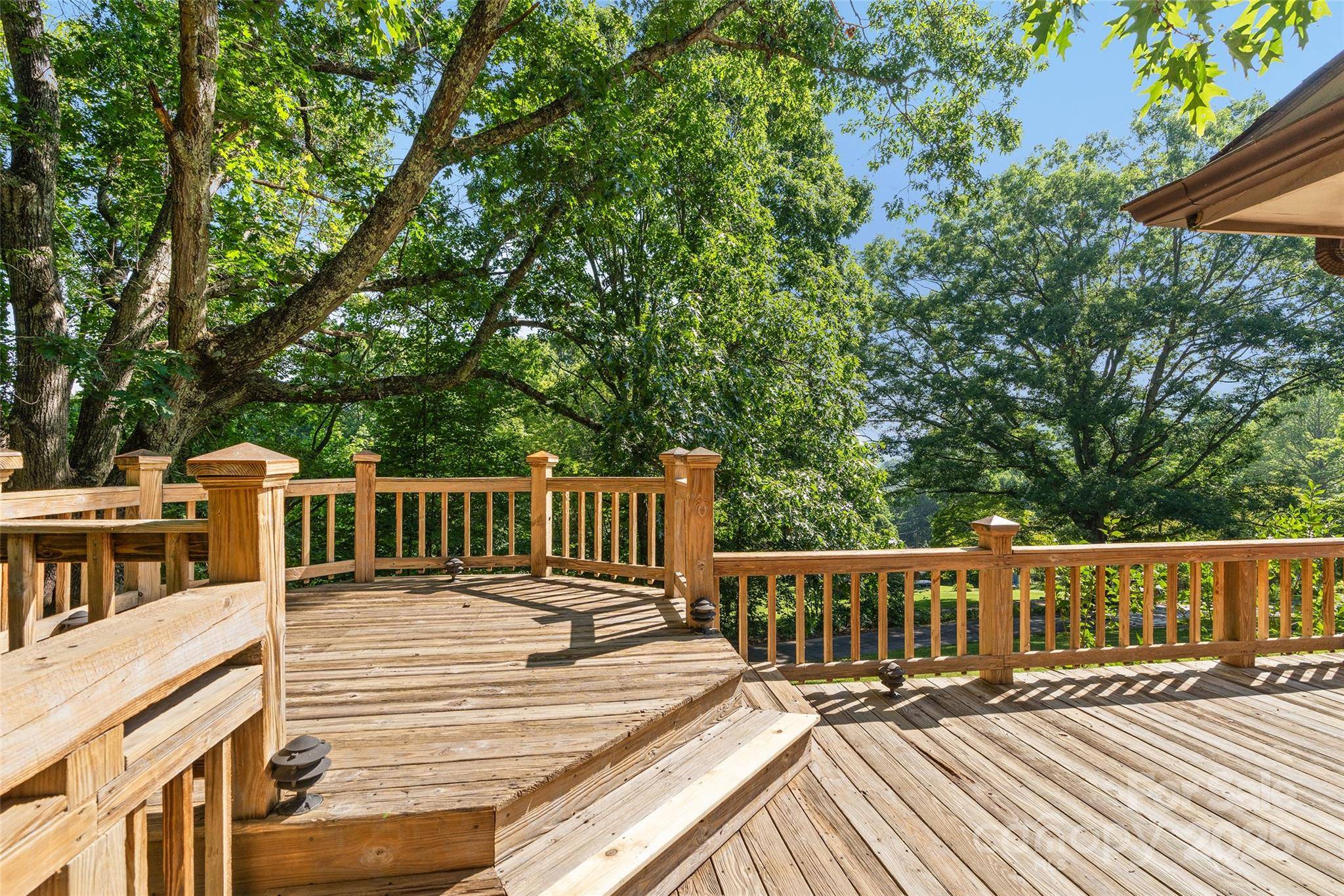Maggie Valley, NC 28751,518 Julia LN