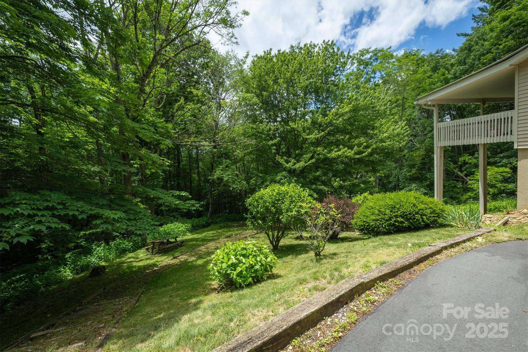 Newland, NC 28657,665 Will Robbins LN