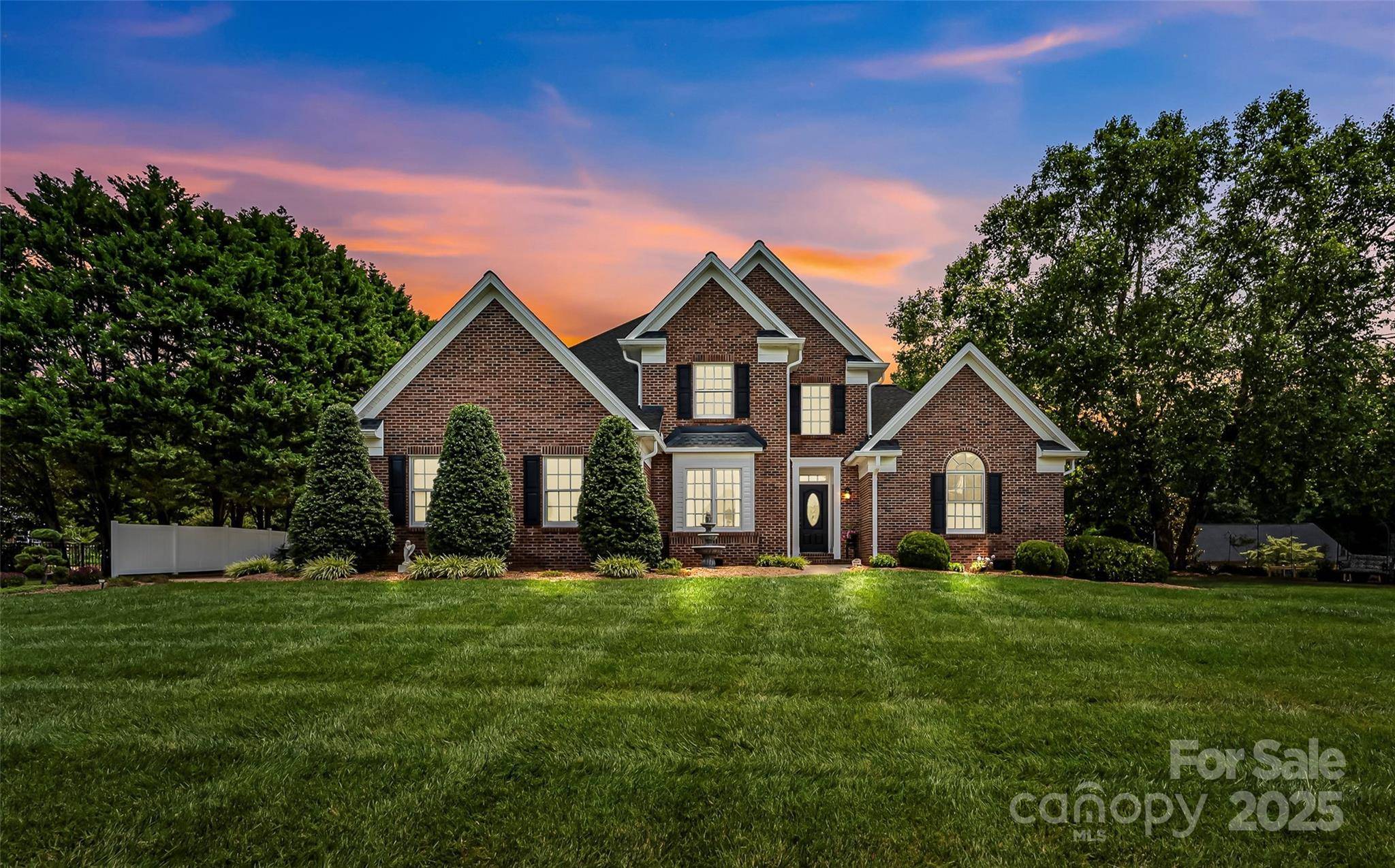 Hickory, NC 28602,1236 James Farm RD