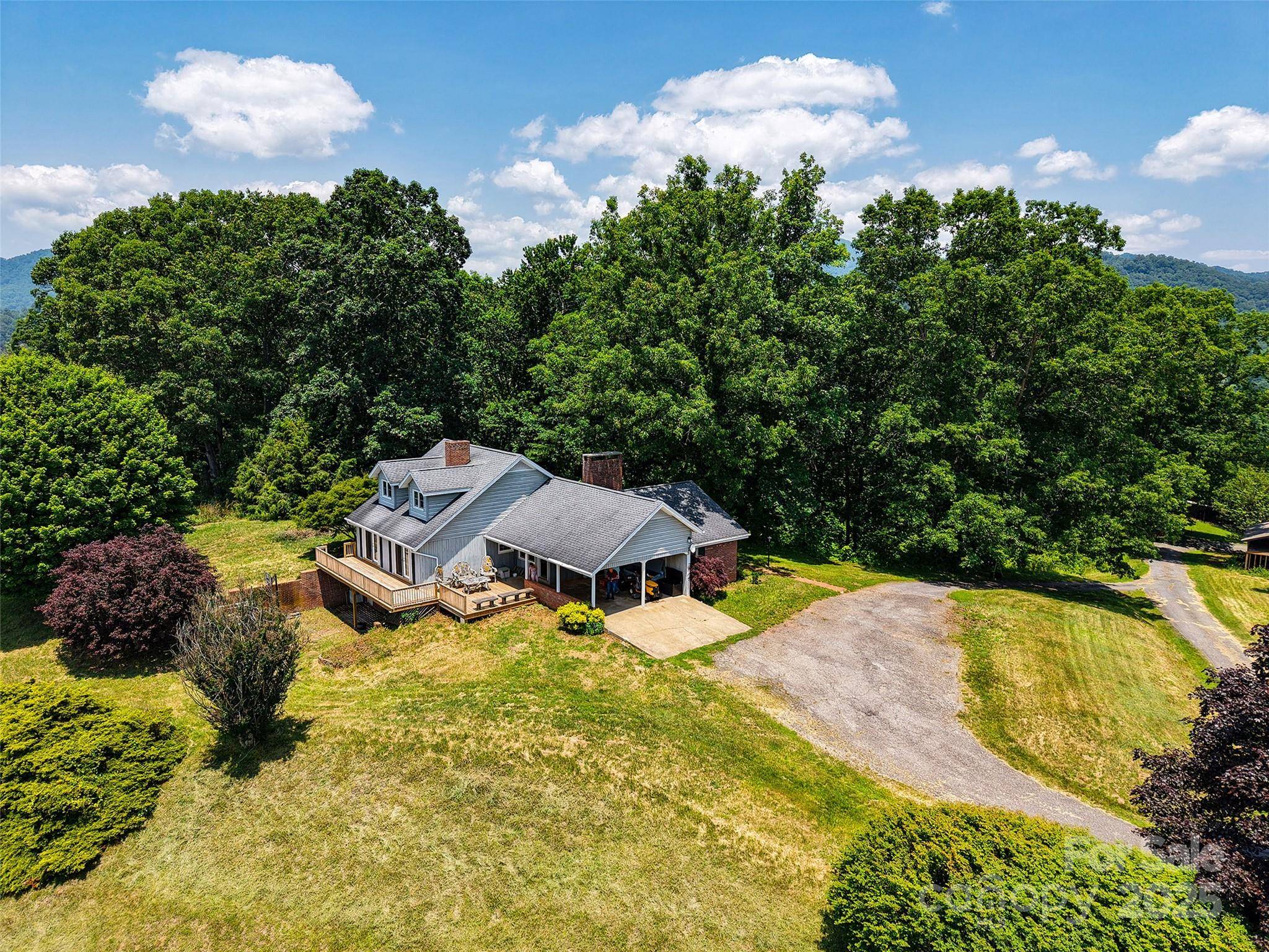 Clyde, NC 28721,80 Gobblers Knob DR