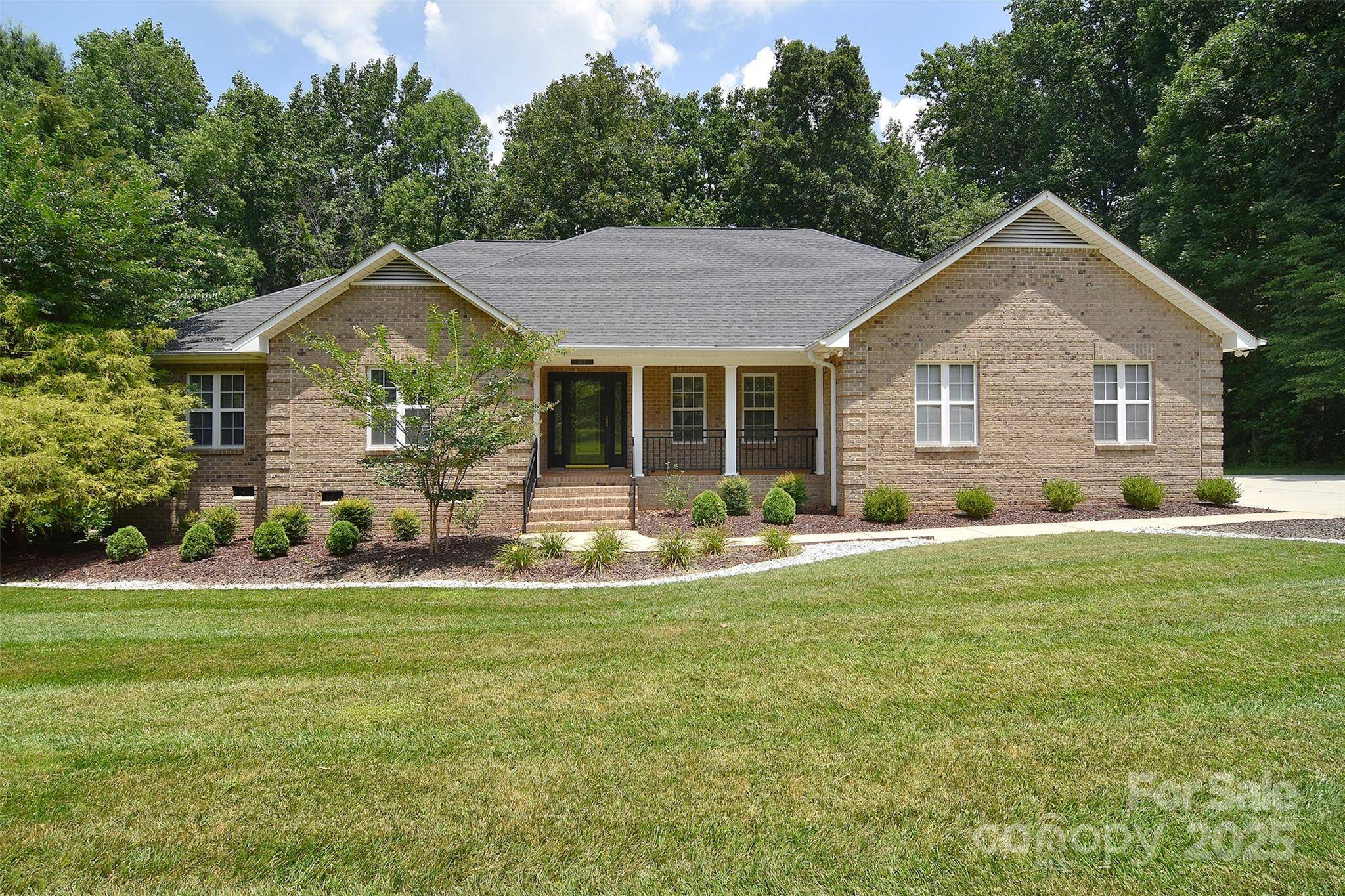 Charlotte, NC 28215,9117 Castle Garden LN