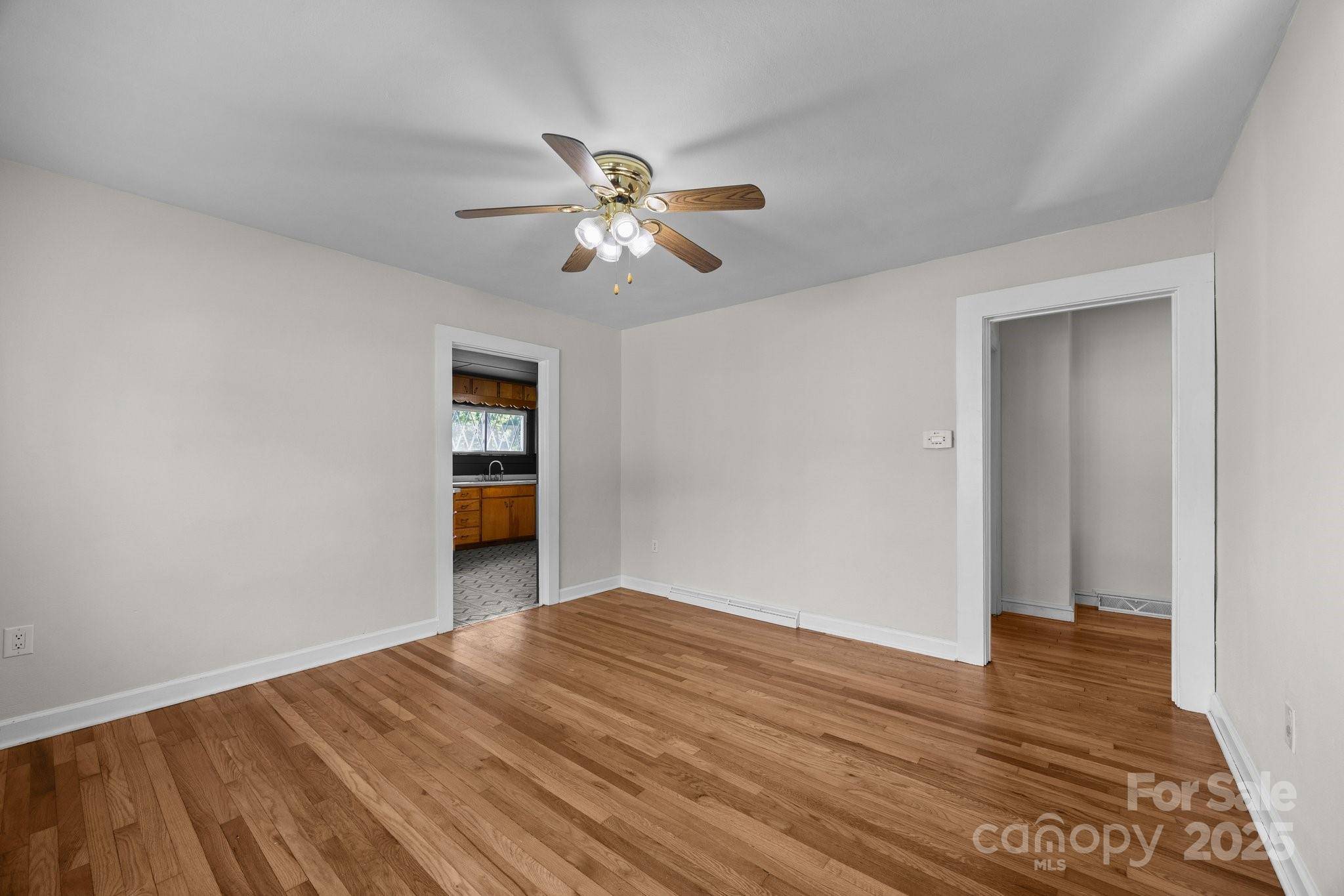 Waynesville, NC 28786,109 Short ST