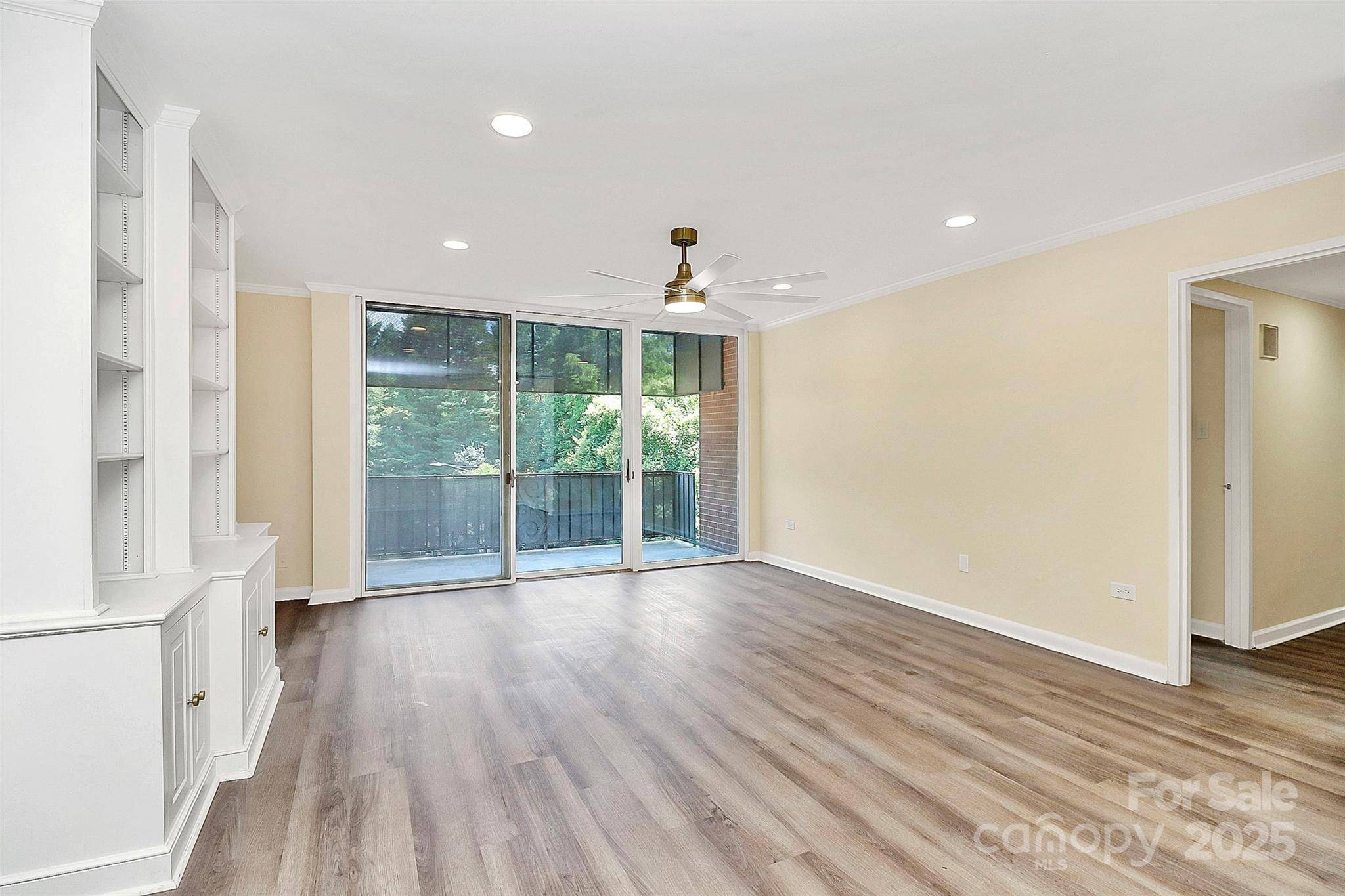 Charlotte, NC 28207,1300 Queens RD #409