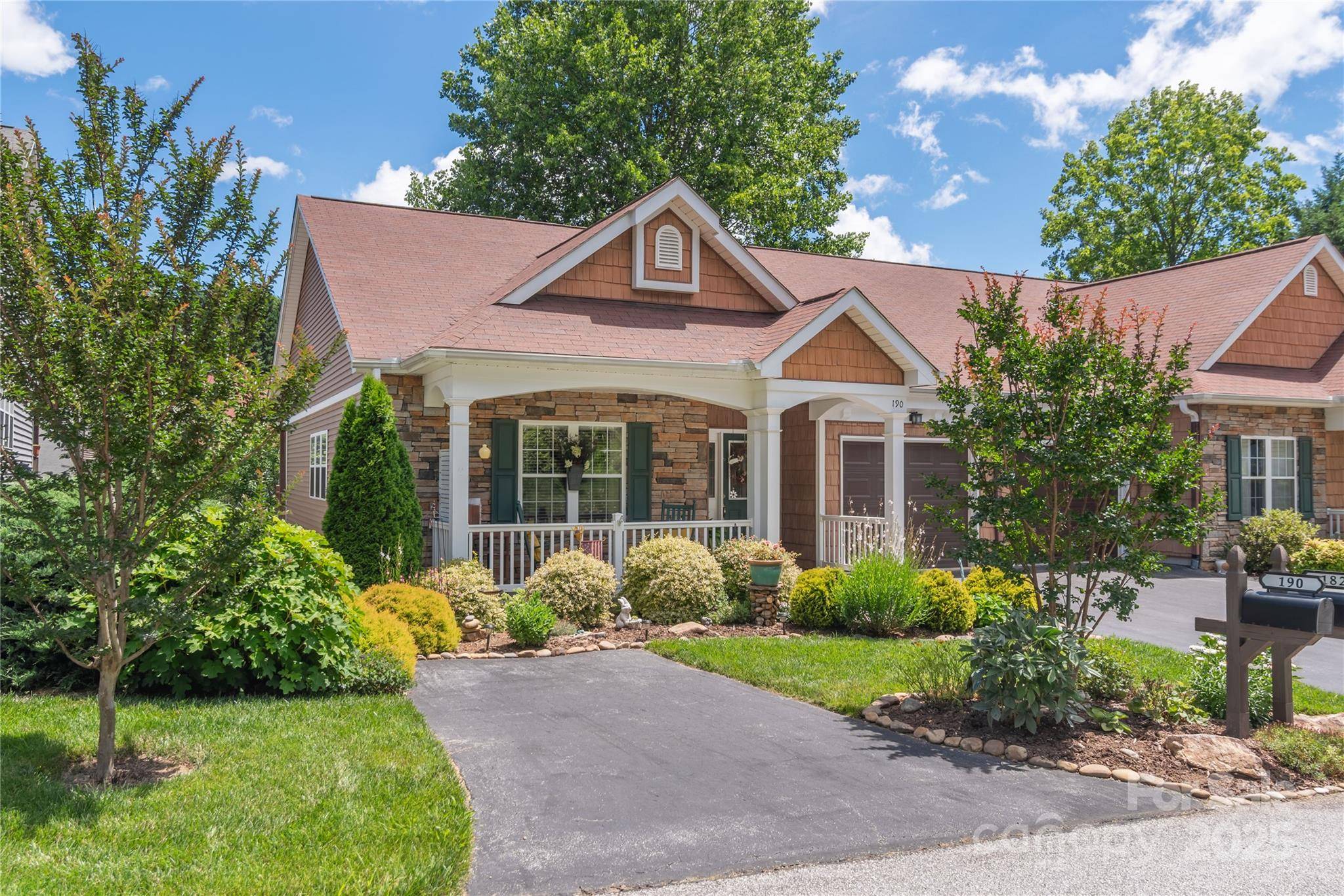 Hendersonville, NC 28739,190 Shaws Creek Farm RD