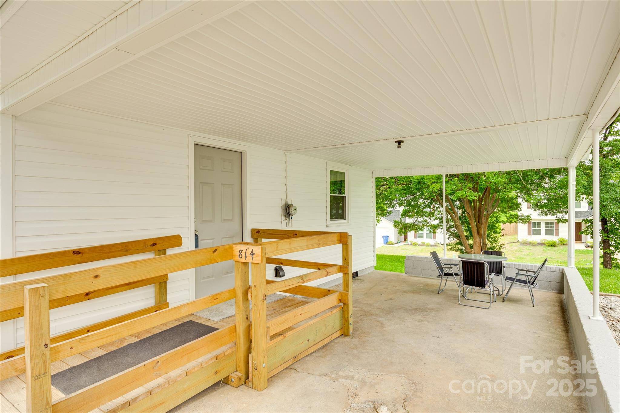 Kings Mountain, NC 28086,814 Grace ST