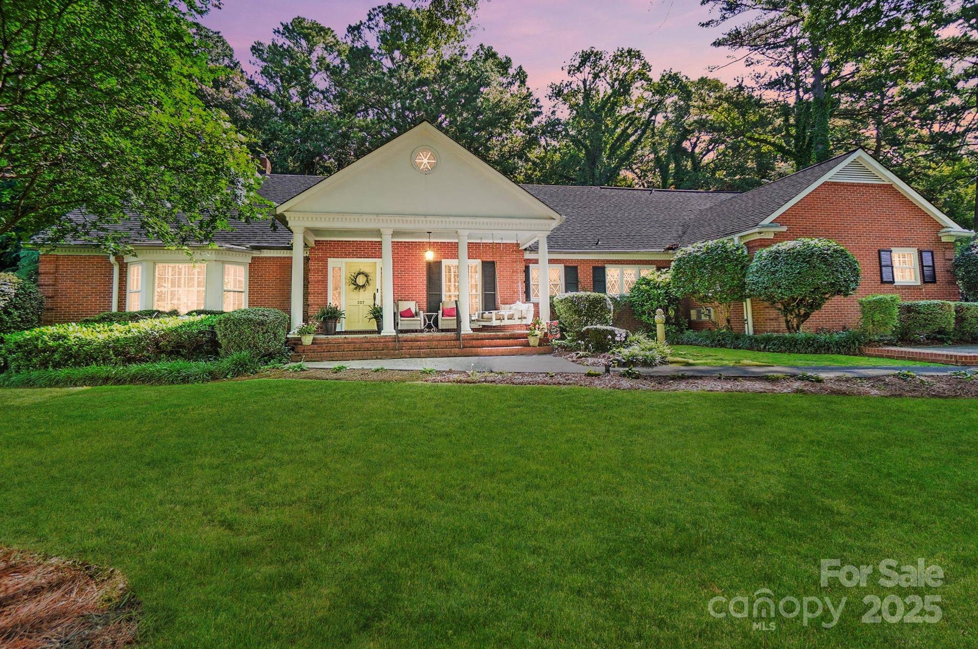 Mount Holly, NC 28120,307 Dogwood DR