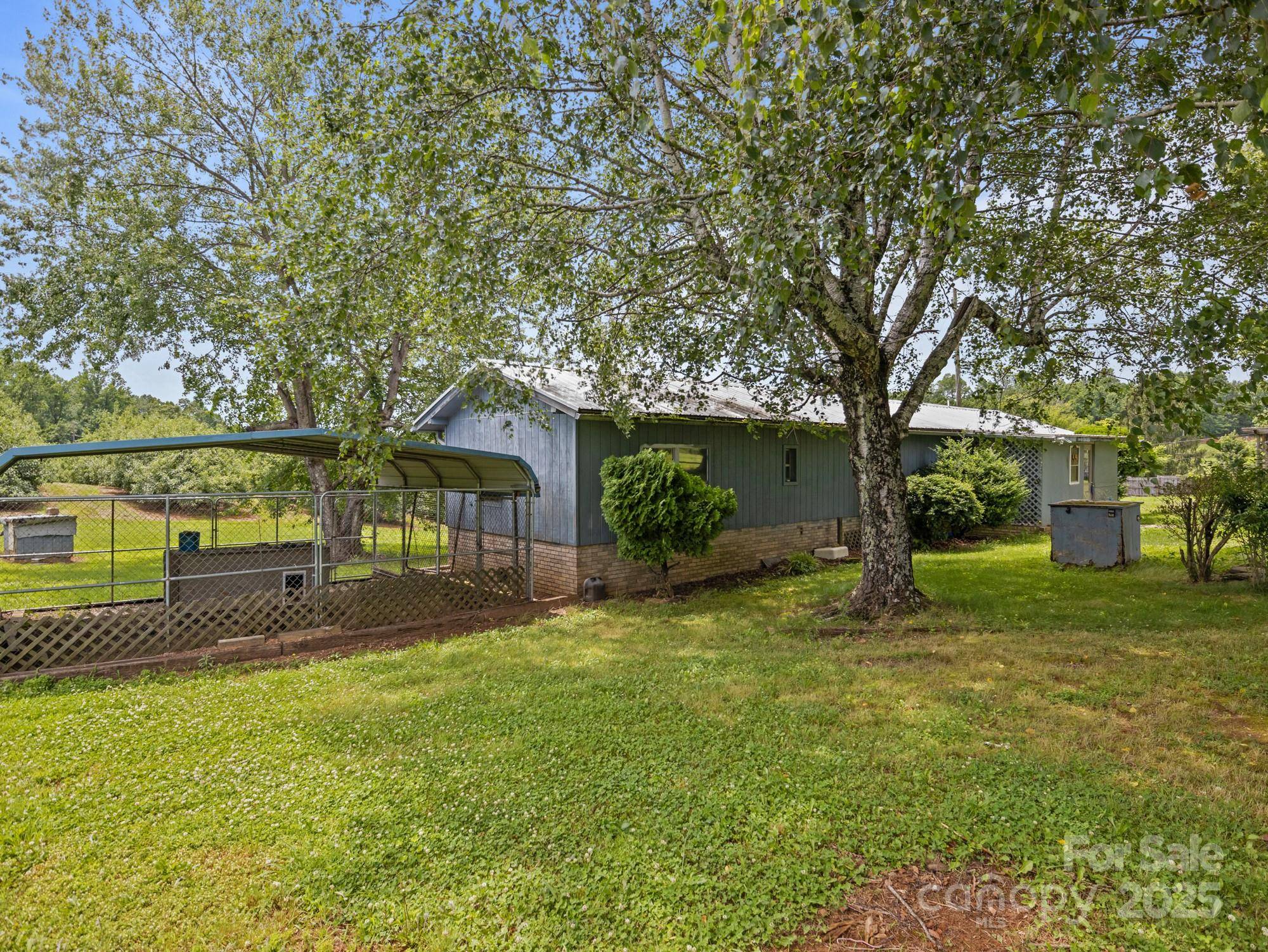 Hendersonville, NC 28792,70 John Delk RD