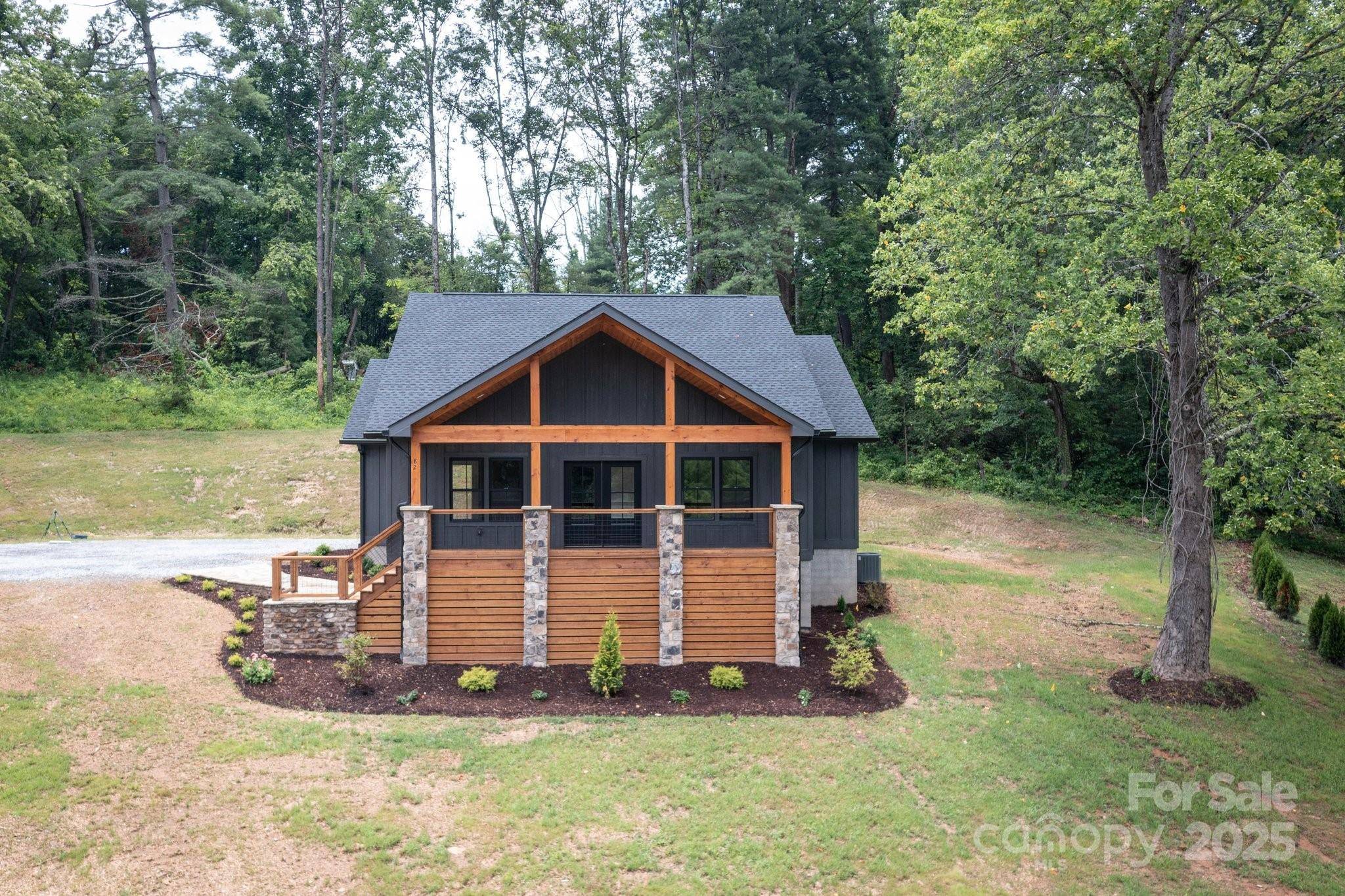 Hendersonville, NC 28792,82 Lillycrop LN