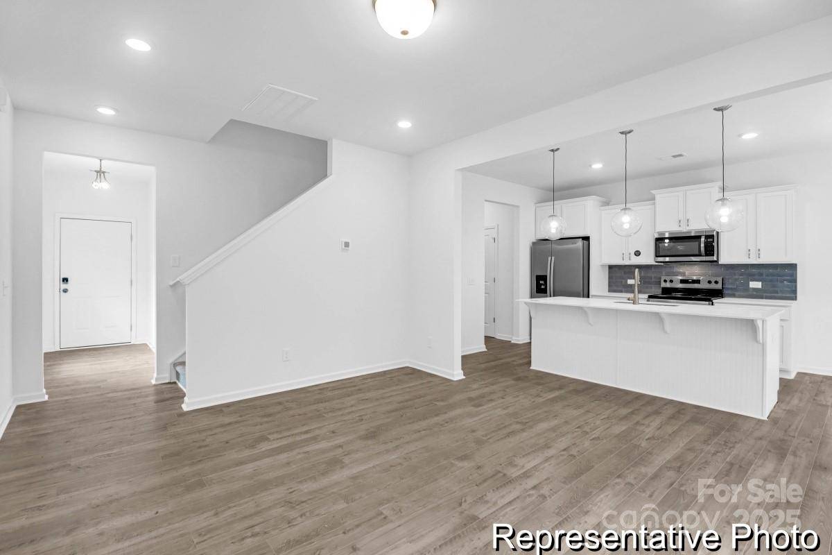 Charlotte, NC 28208,614 Wabash AVE #9