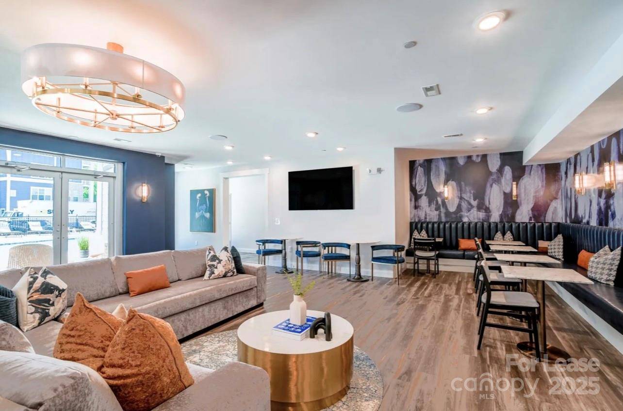 Charlotte, NC 28273,3230 Furr CT #201