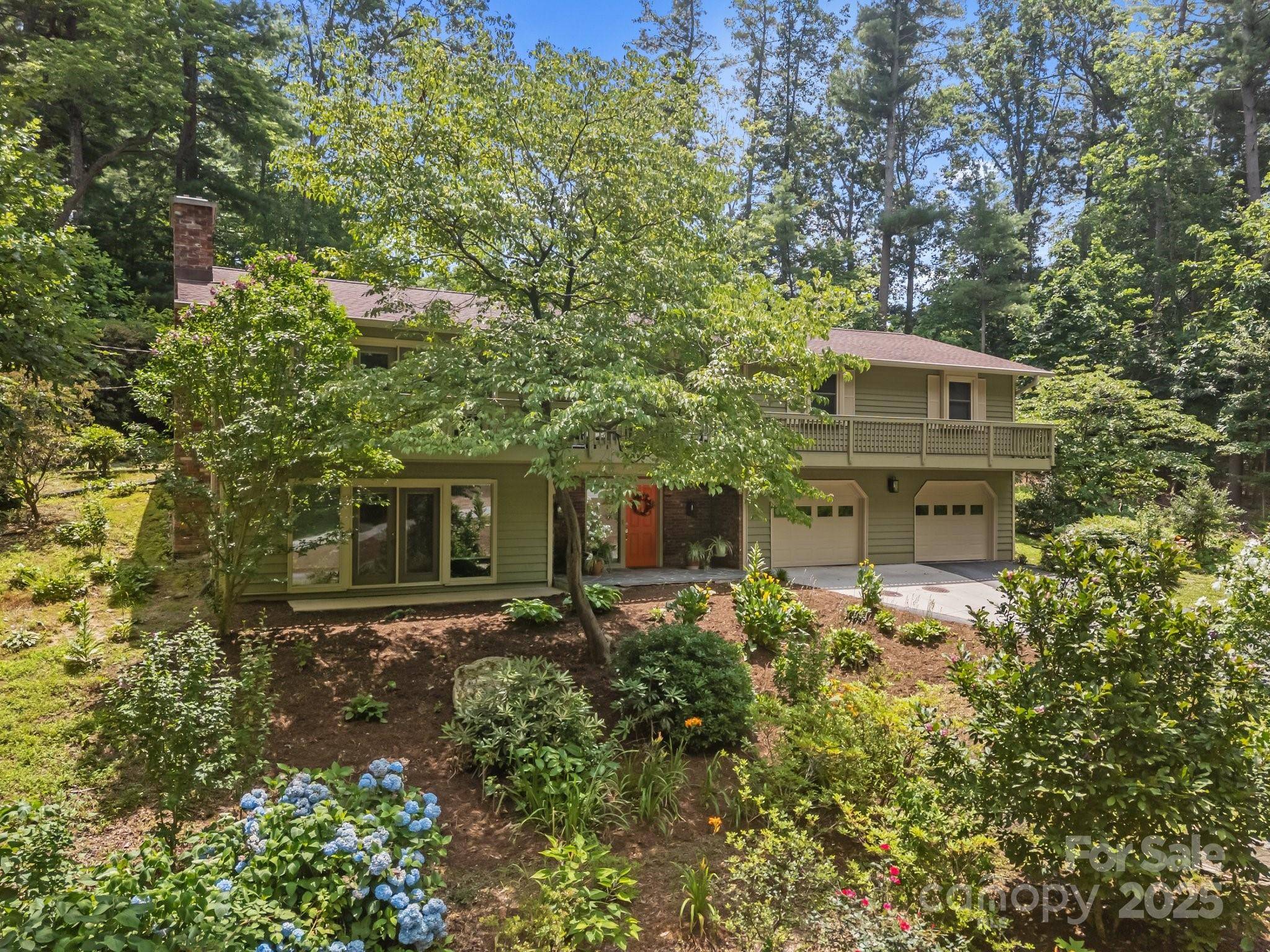 Hendersonville, NC 28791,894 Indian Hill RD