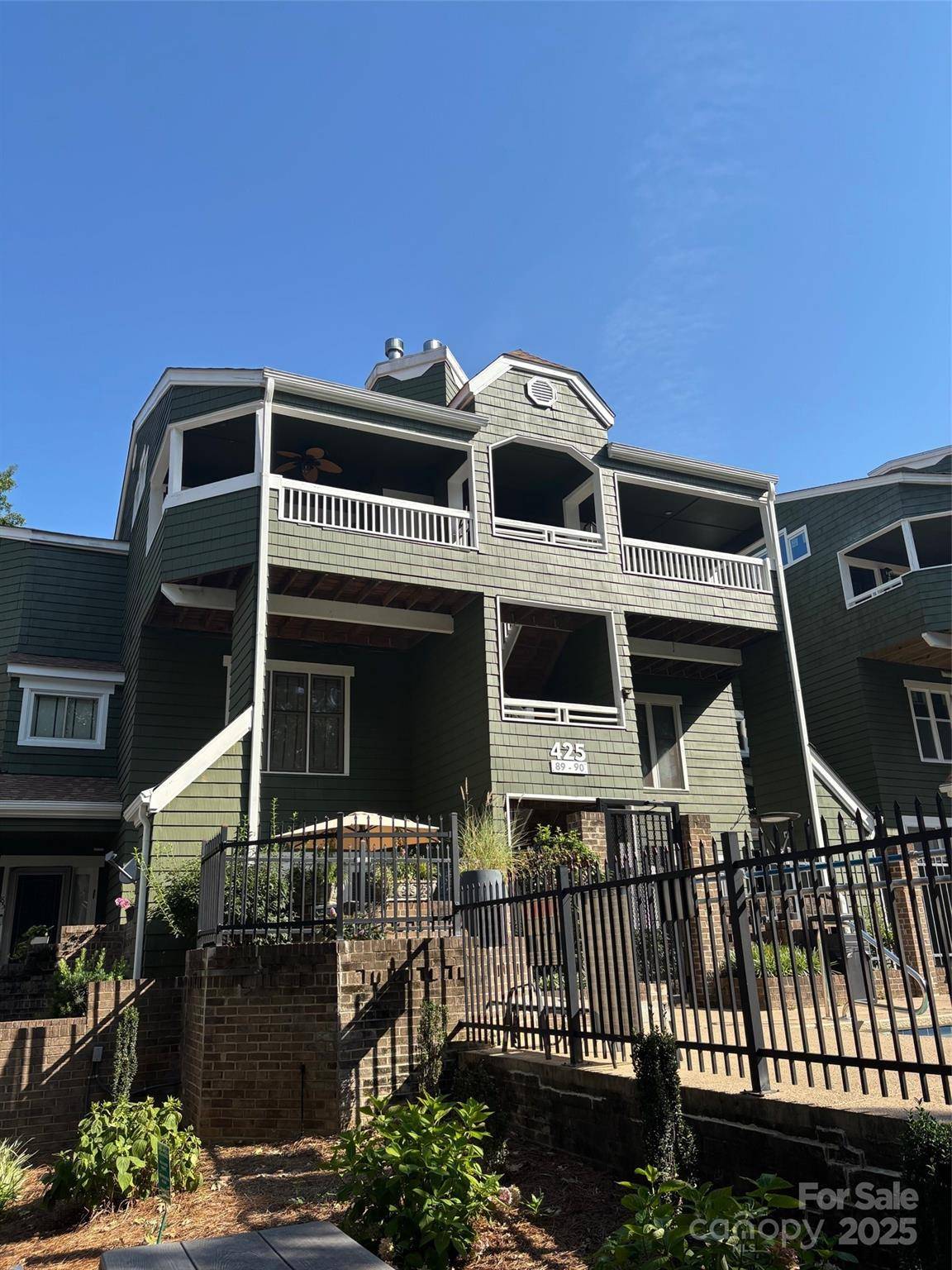 Charlotte, NC 28202,425 W 8th ST