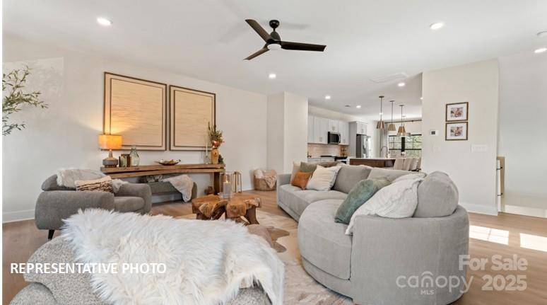 Huntersville, NC 28078,728 Falling Oak ALY #21
