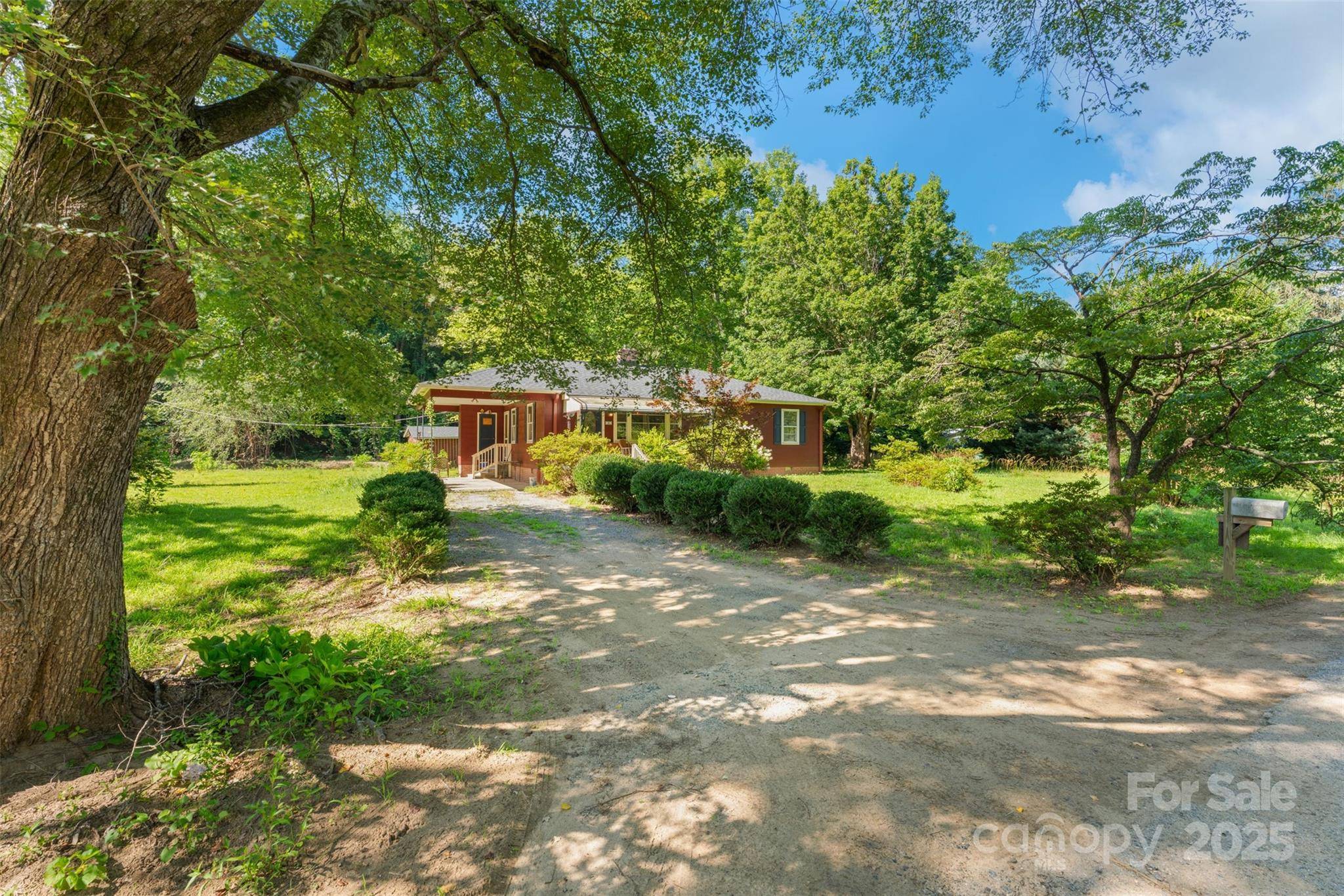 Tryon, NC 28782,25 Wall RD