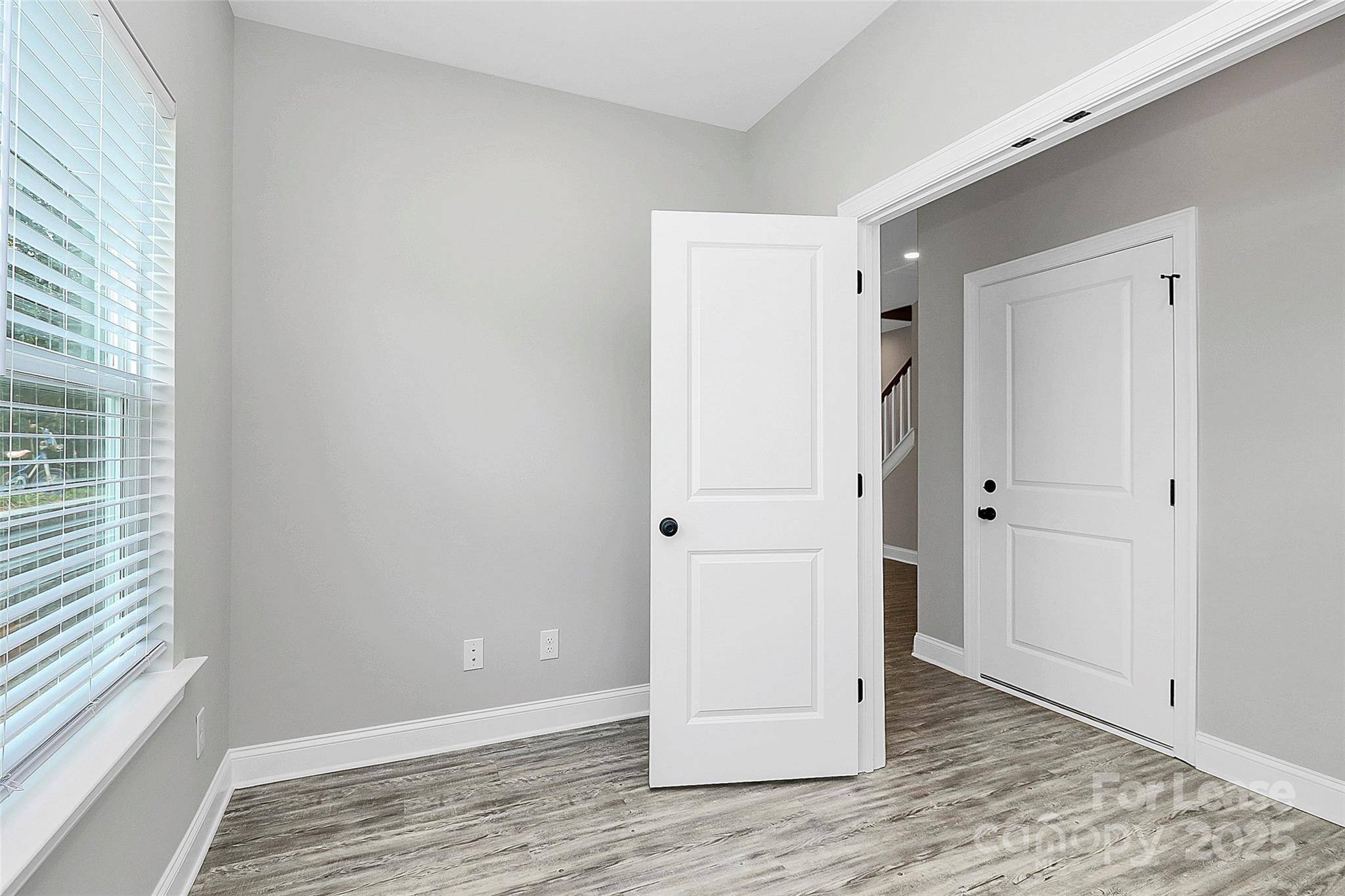 Charlotte, NC 28208,911 Yellowstone DR