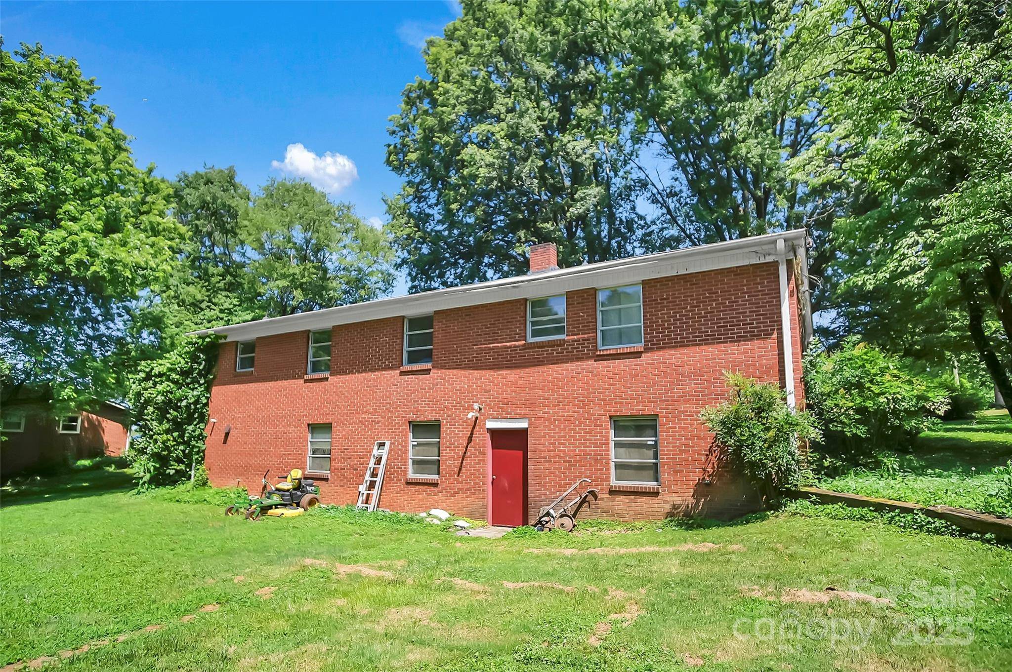 Mooresboro, NC 28114,113 N Academy ST