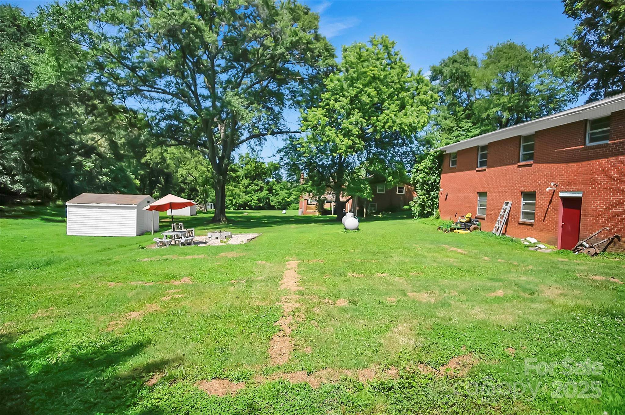 Mooresboro, NC 28114,113 N Academy ST