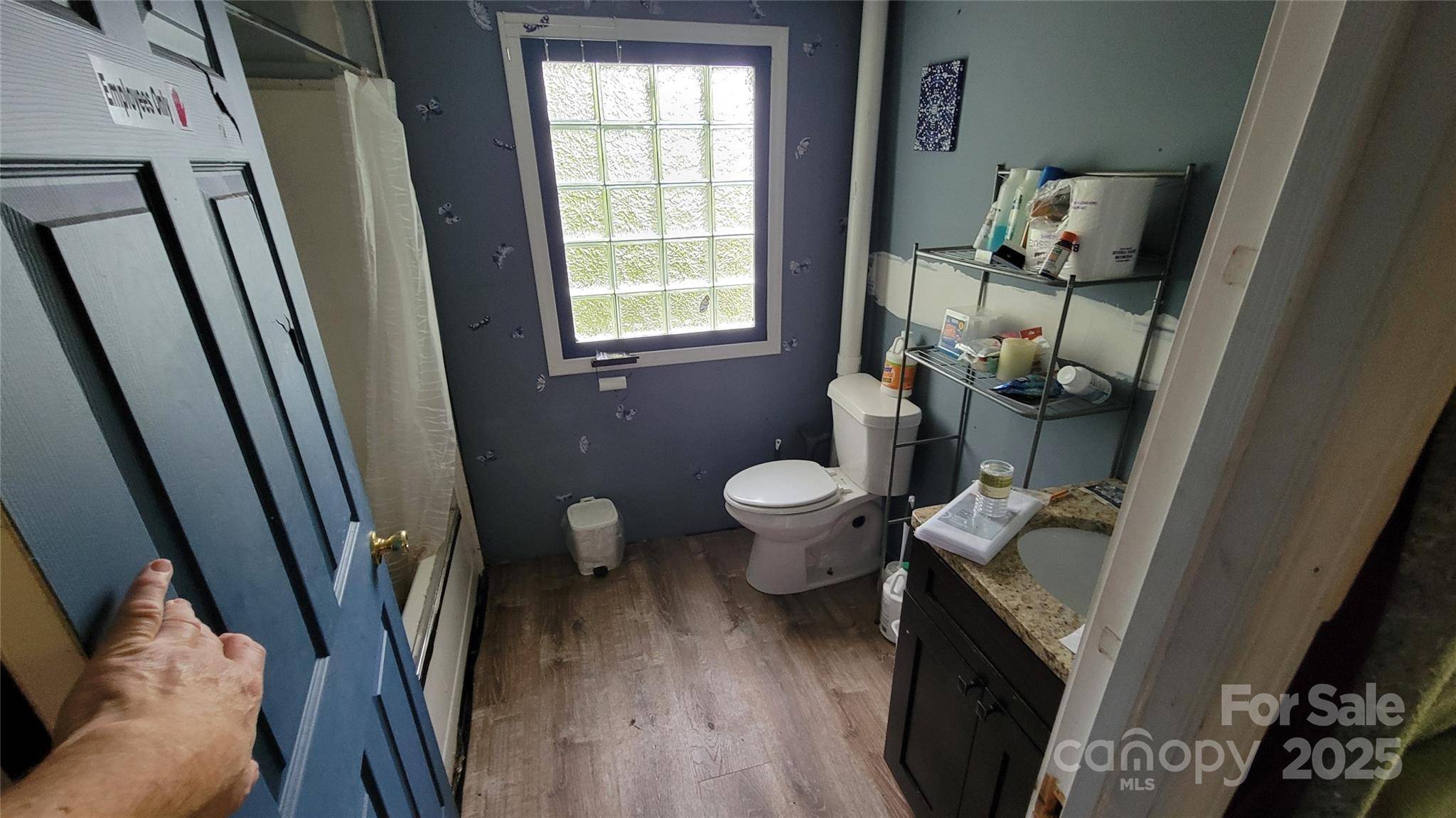 Tryon, NC 28782,160 Cleveland RD