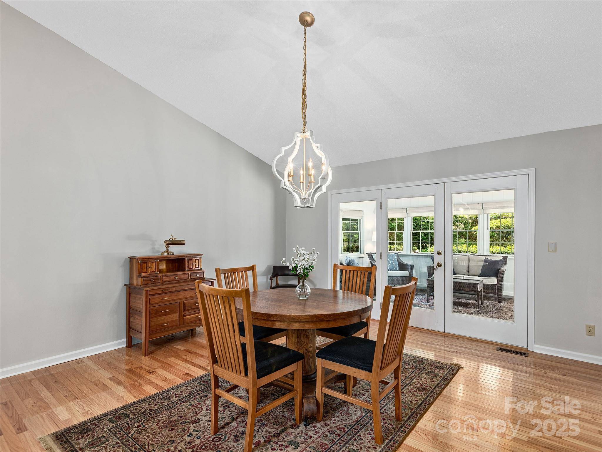 Hendersonville, NC 28739,189 Cove Loop RD
