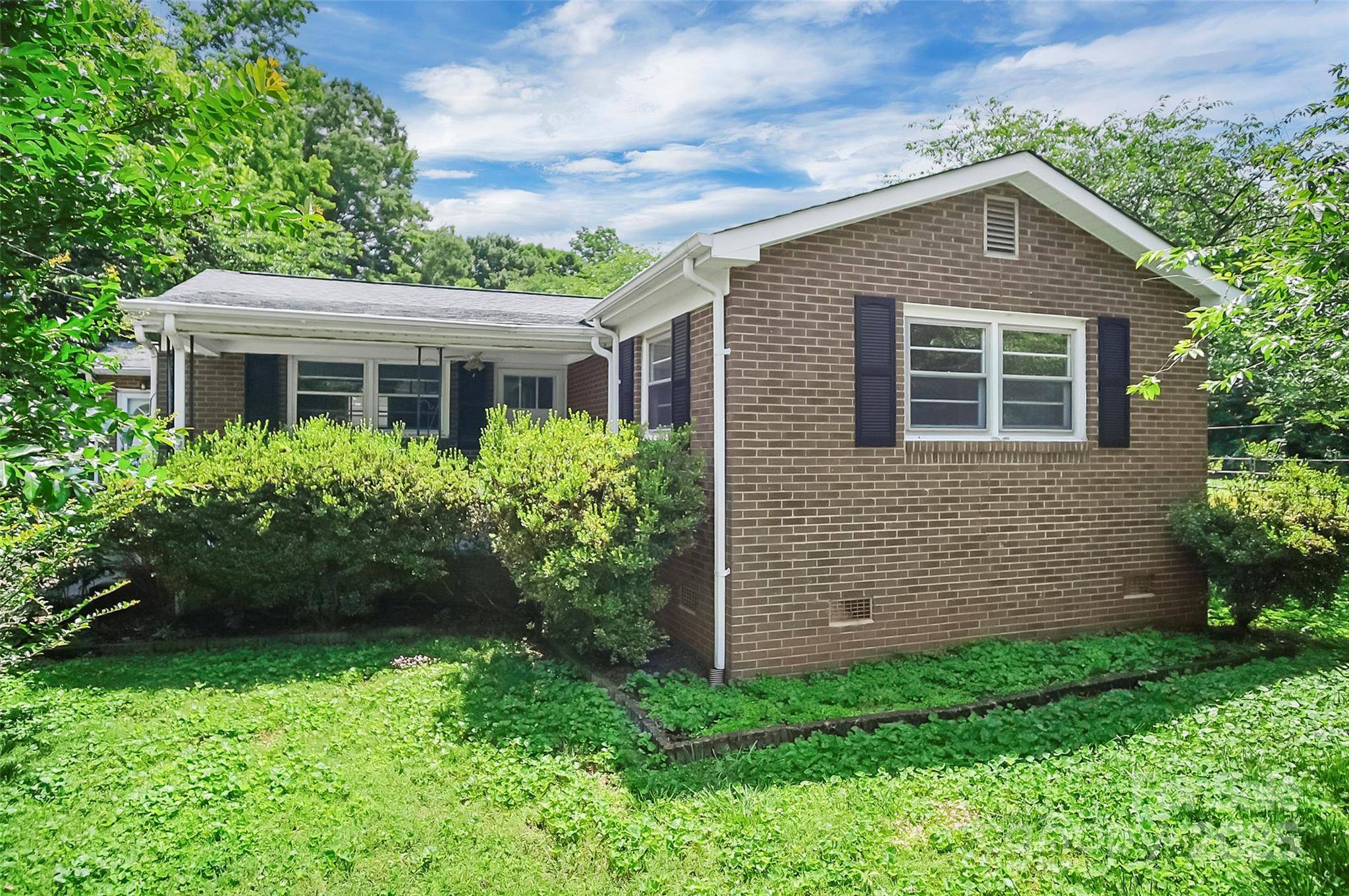 Gastonia, NC 28056,2215 Hodgin ST