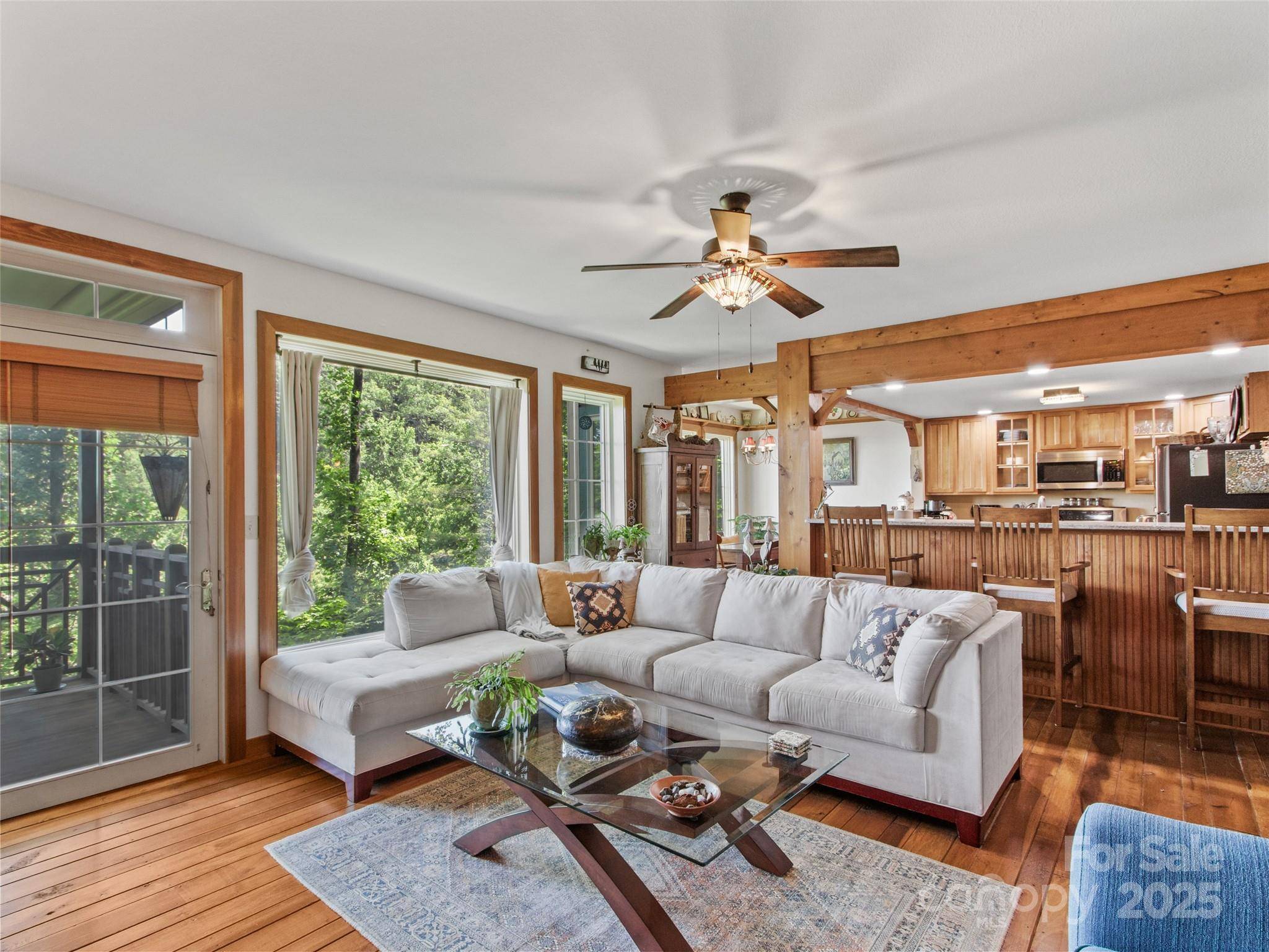 Burnsville, NC 28714,300 Creekside WAY #B-101