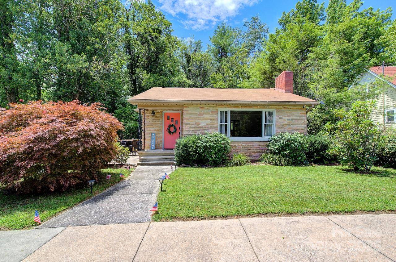 Hendersonville, NC 28739,207 Buncombe ST