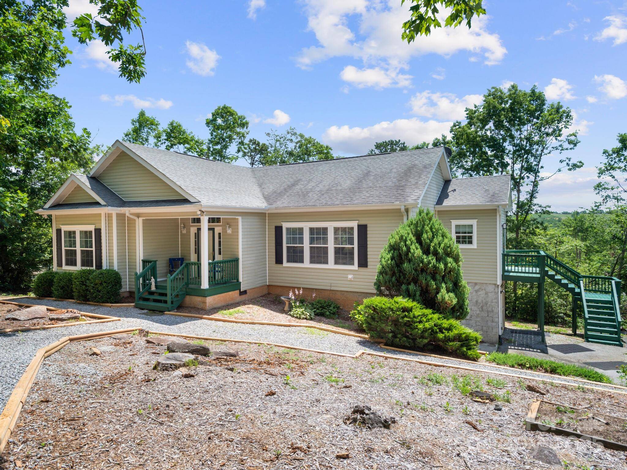 Hendersonville, NC 28792,66 Condor CT #19