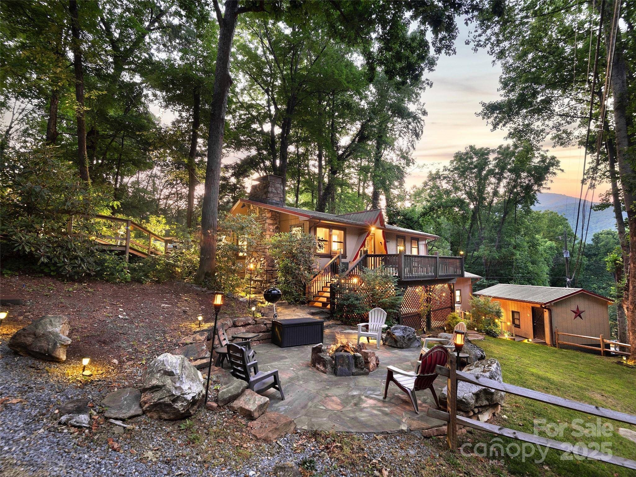 Maggie Valley, NC 28751,290 Dogwood DR