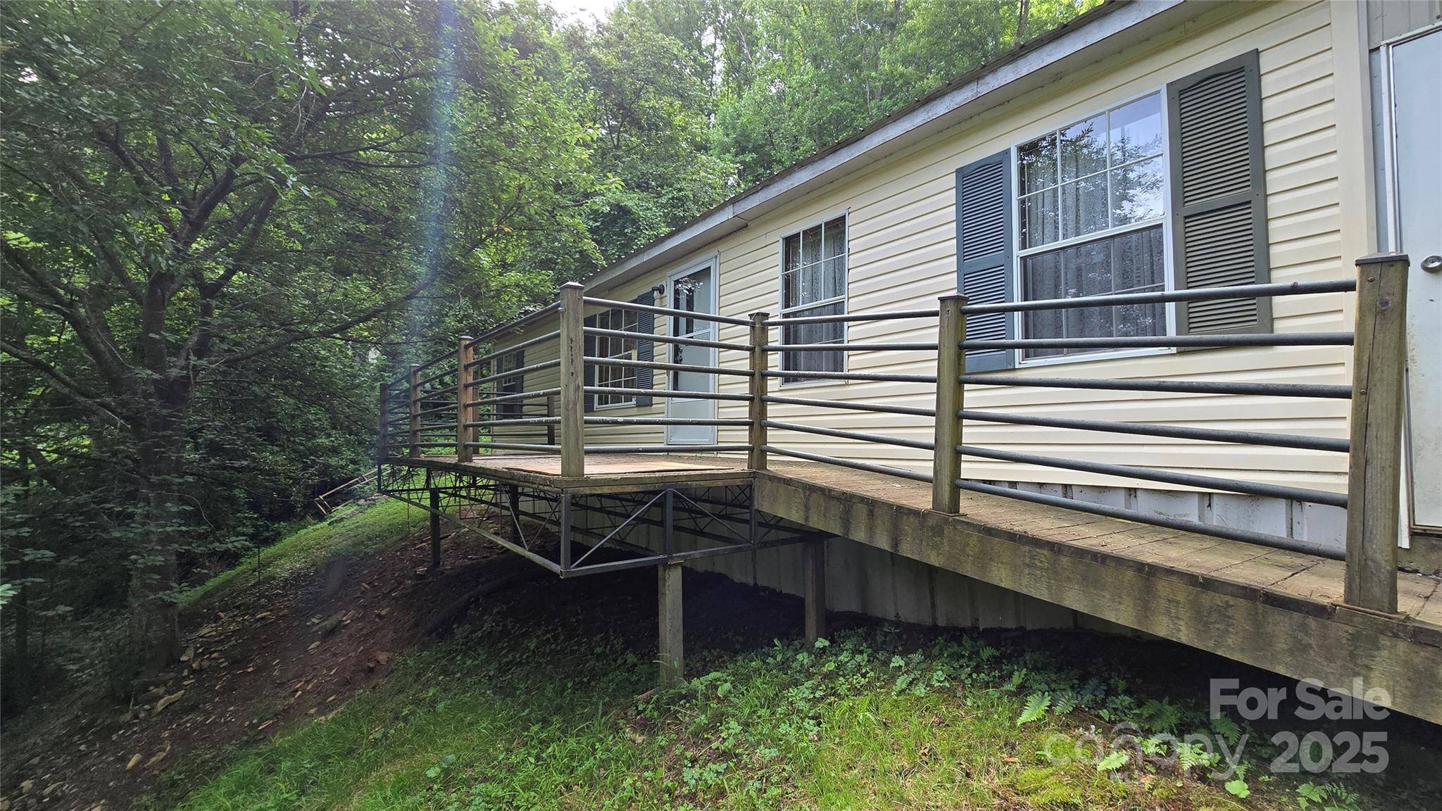 Waynesville, NC 28786,300 Lightning Bug LN