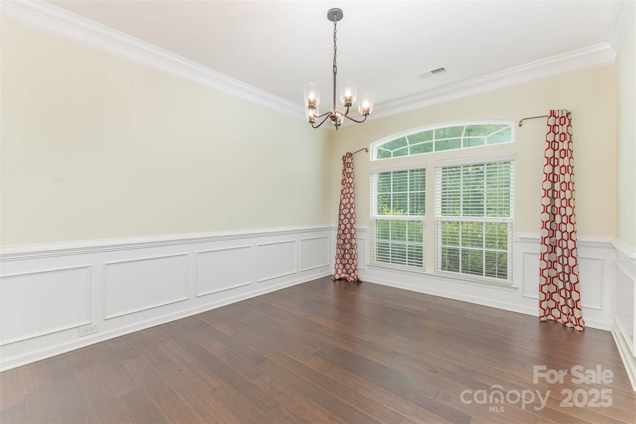 Matthews, NC 28105,1116 Arnott LN