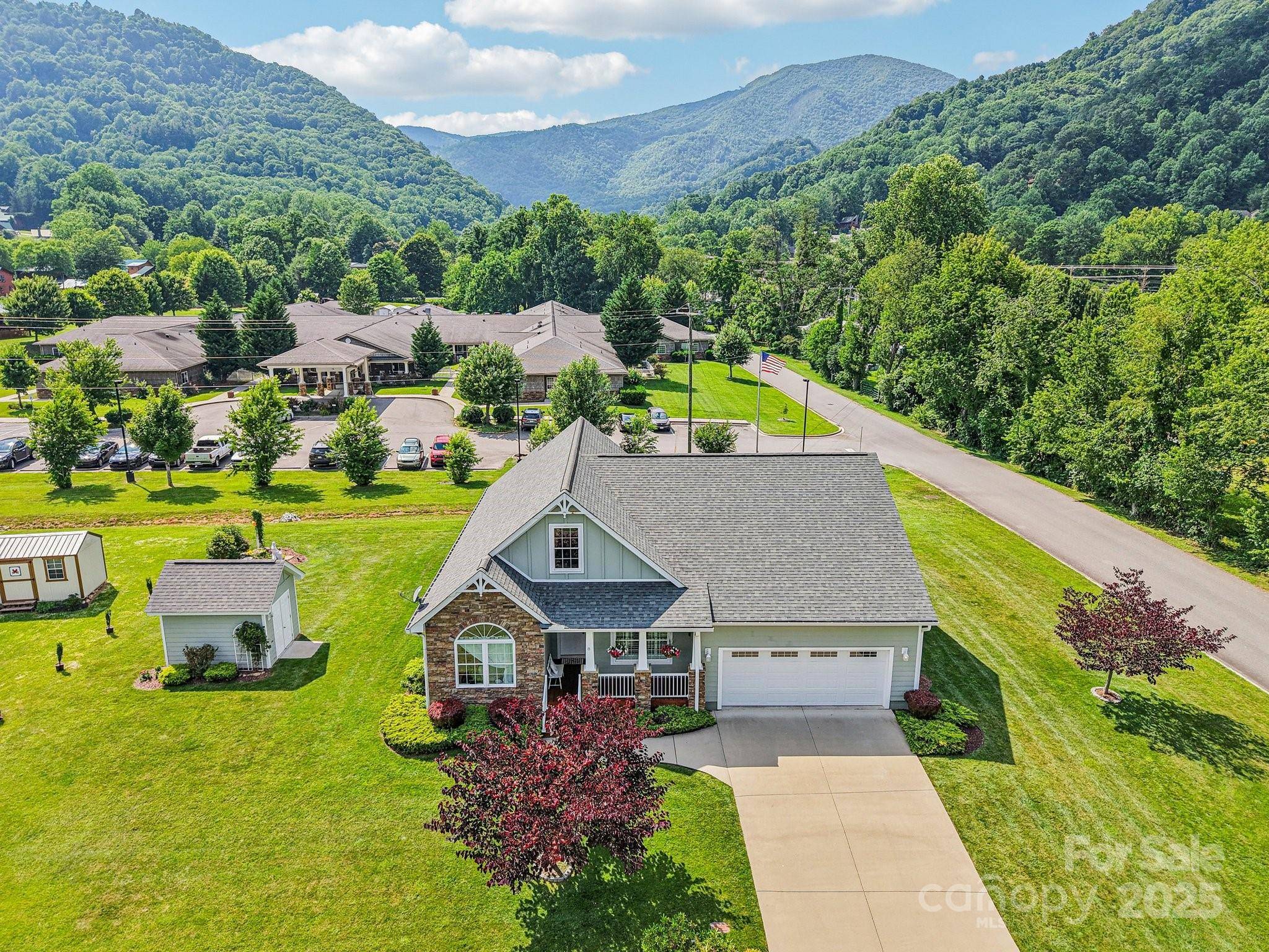 Maggie Valley, NC 28751,8 Amos CT
